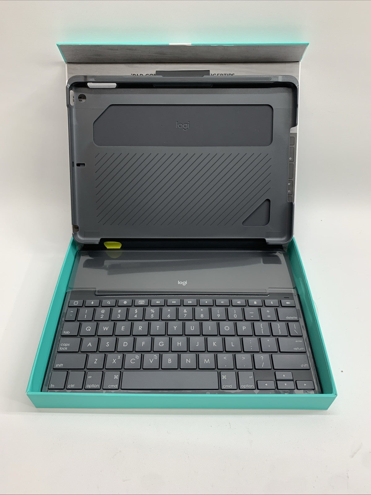 Logitech Slim Folio Keyboard/Cover Case Folio w/Bluetooth for iPad 5th/6th Gen