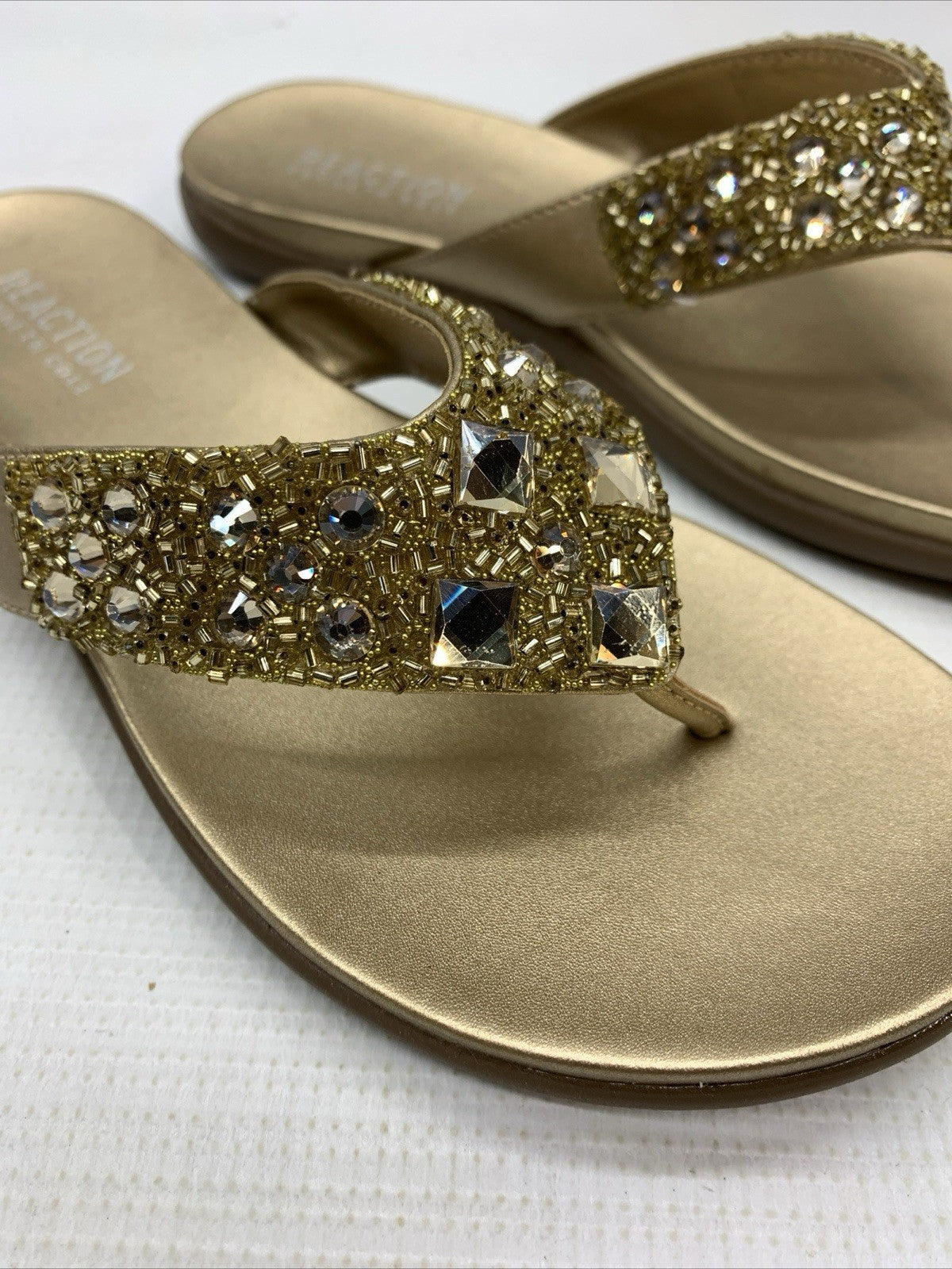 Kenneth Cole Reaction Womens Glam-Athon Gold Flip-Flops Size 6.5 Slip-on Sandal
