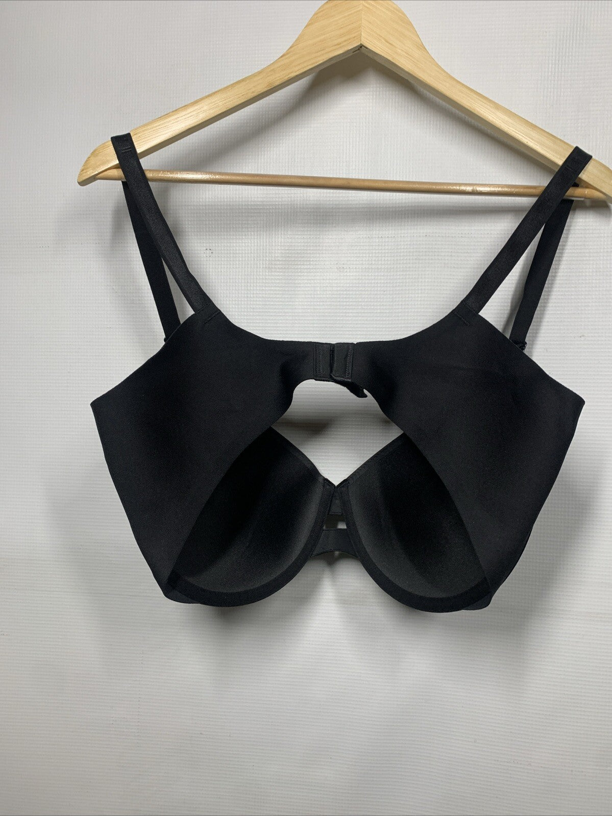 Warner's Women's T-shirt Bra No Side Effects Underarm-Smoothin Size 40D Black