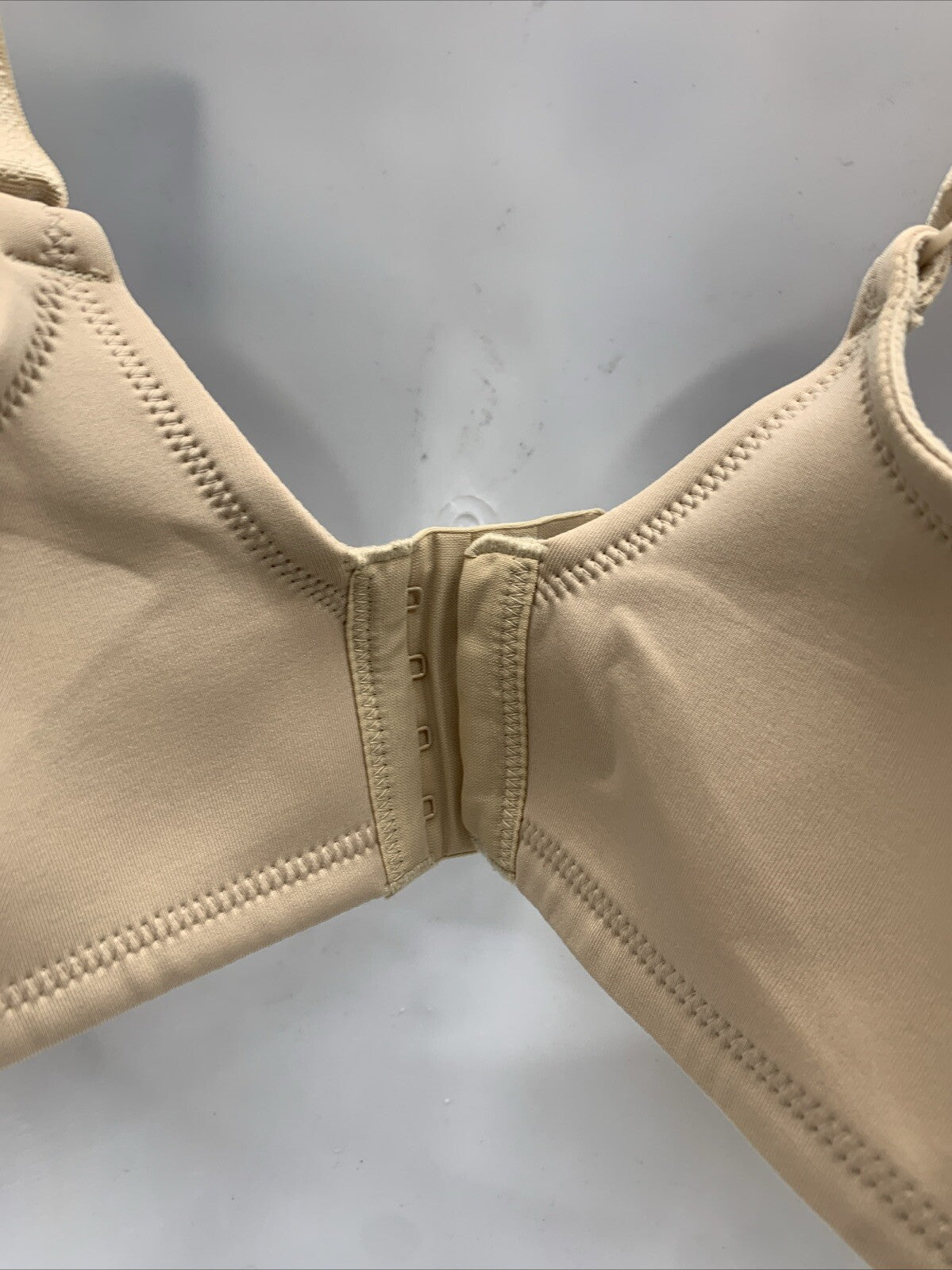 Vanity Fair Beautiful Benefits Contour Back Smoother Bra 76380 Size 38DD Beige