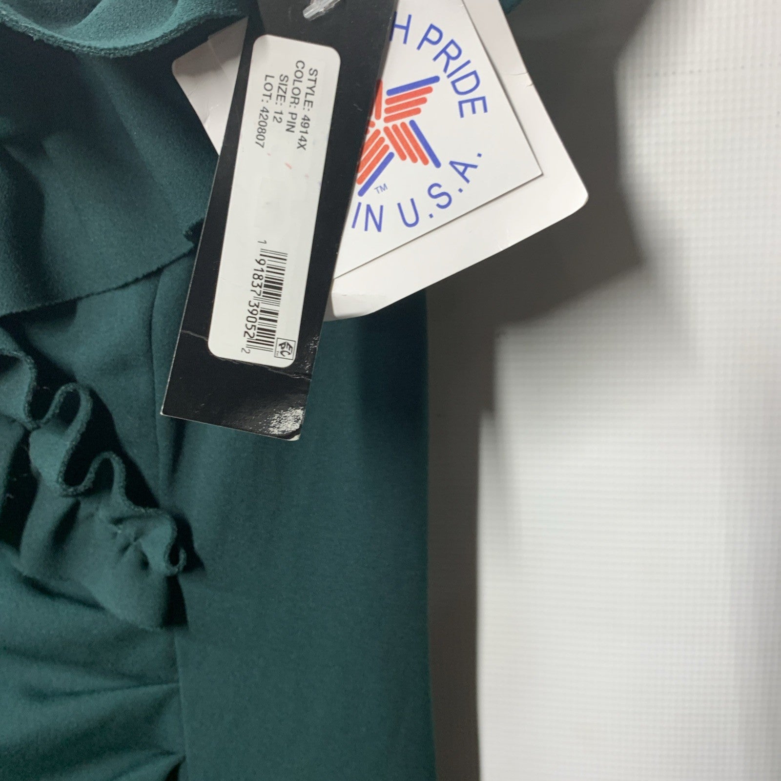 Xscape Women Anya Scuba Crepe Off The Shoulder Chiffon Ruffle Gown Dress Size 12