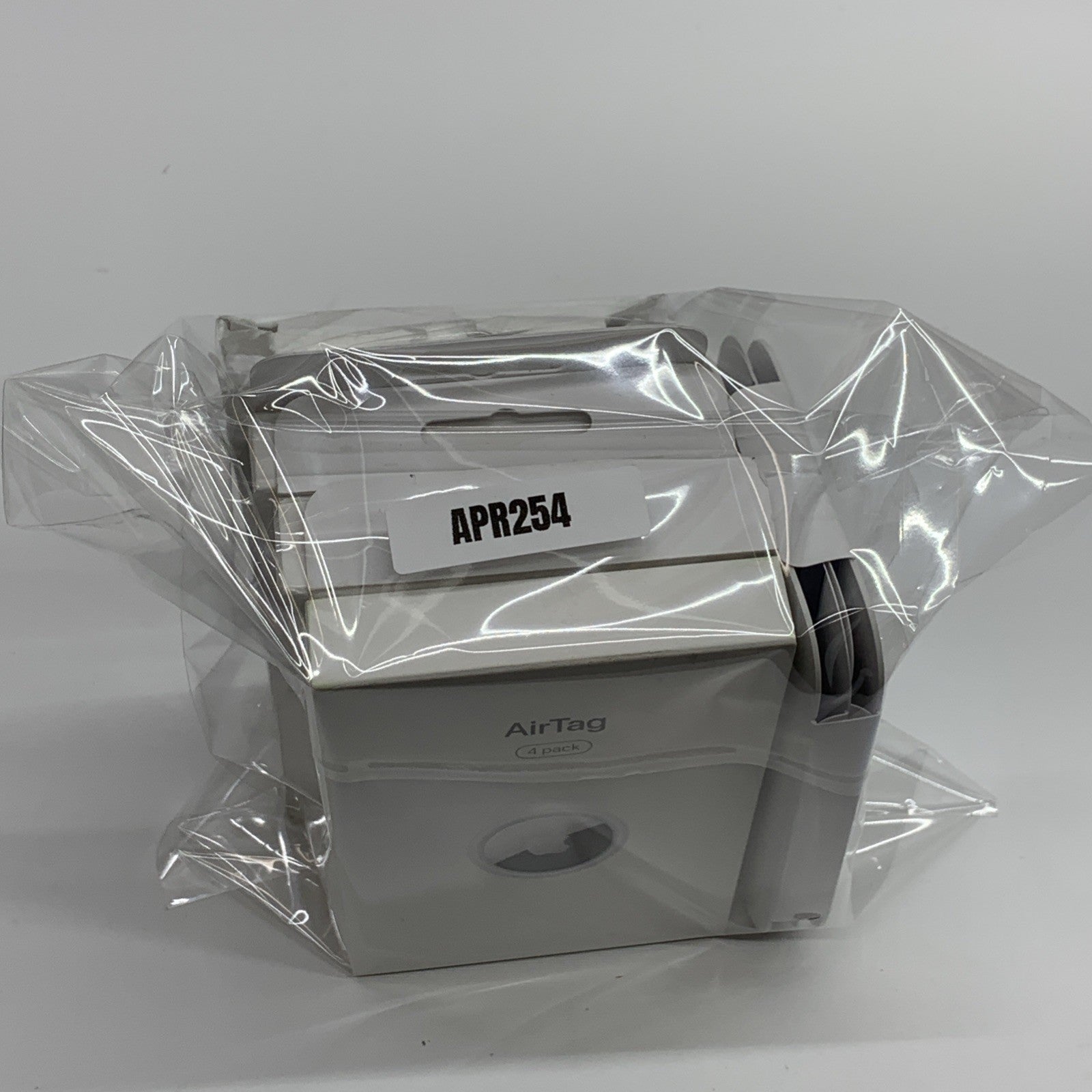Apple MX542LL/A  AirTag Tracker for Keychain & Wallet 4-Pack Lot Of 4 (16 Total)