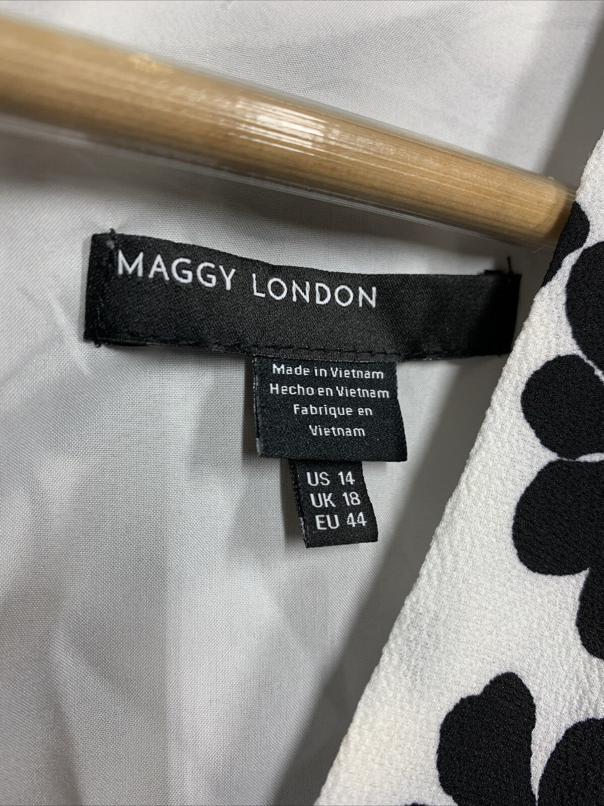 Maggy London Long Sleeve V-Neck Twist Waist Fit and Flare Cocktail Dress Size 14
