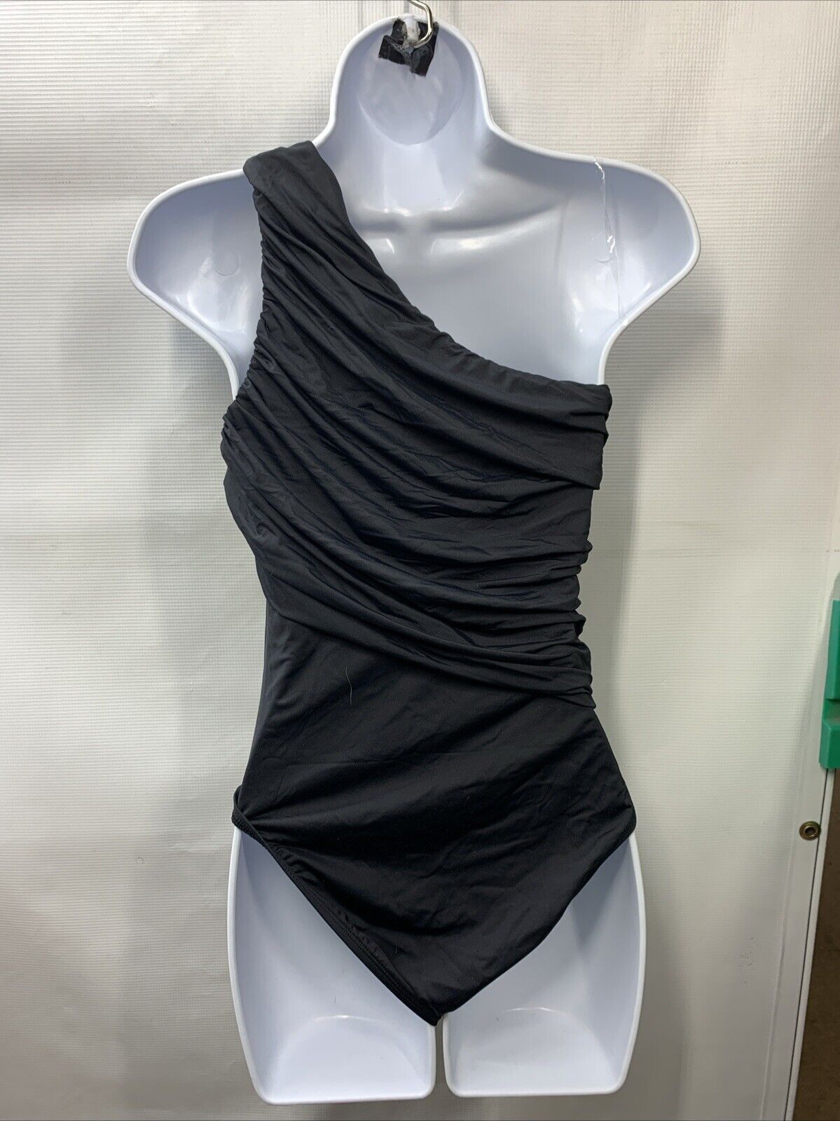 La Blanca Island Goddess Women's Swimsuit Shirred One Shoulder 1 Piece Size 6