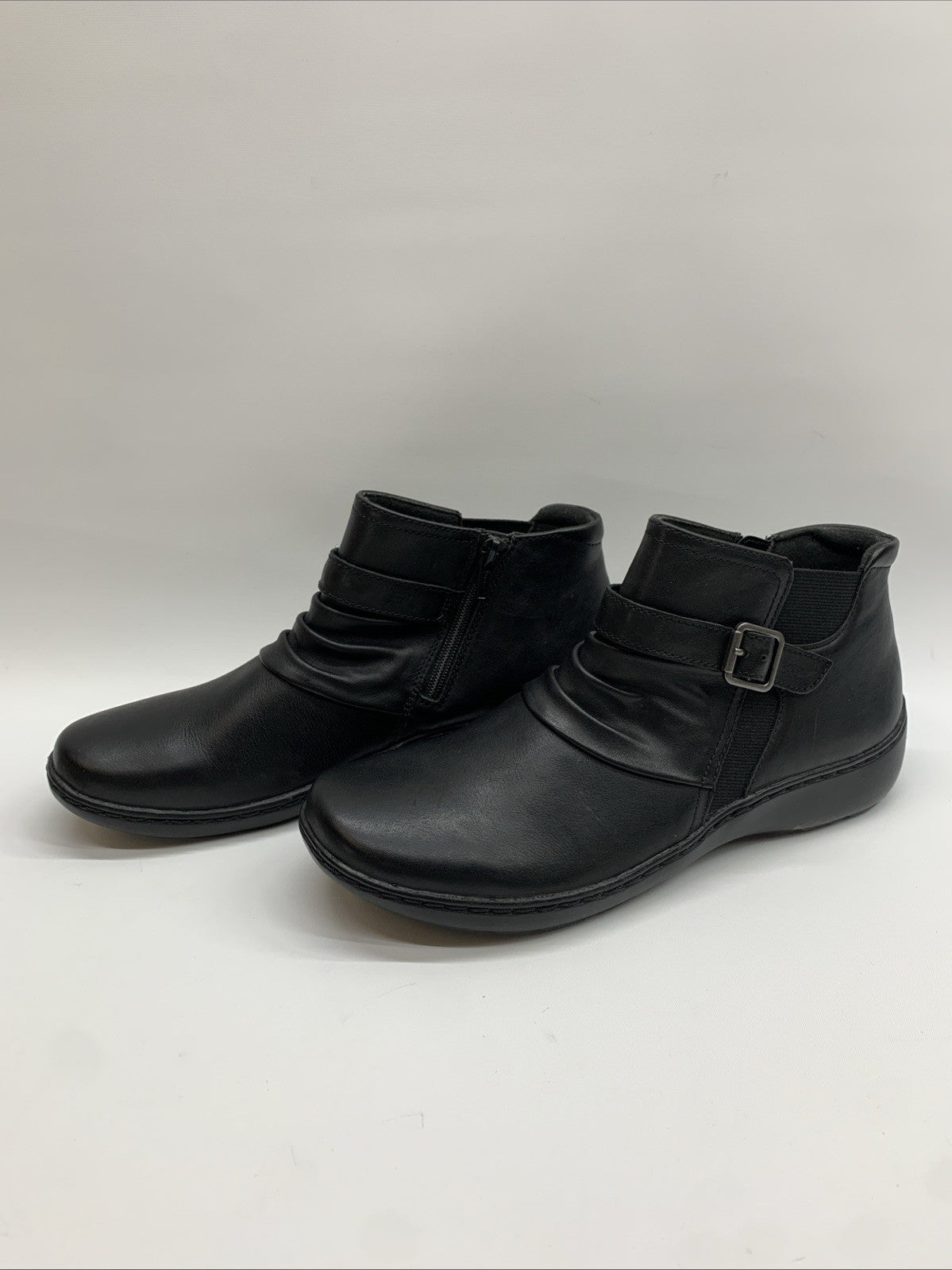Clarks-Women's Cora Rouched Ankle Boot Black Leather-Size 8.5M Round Toe Casual