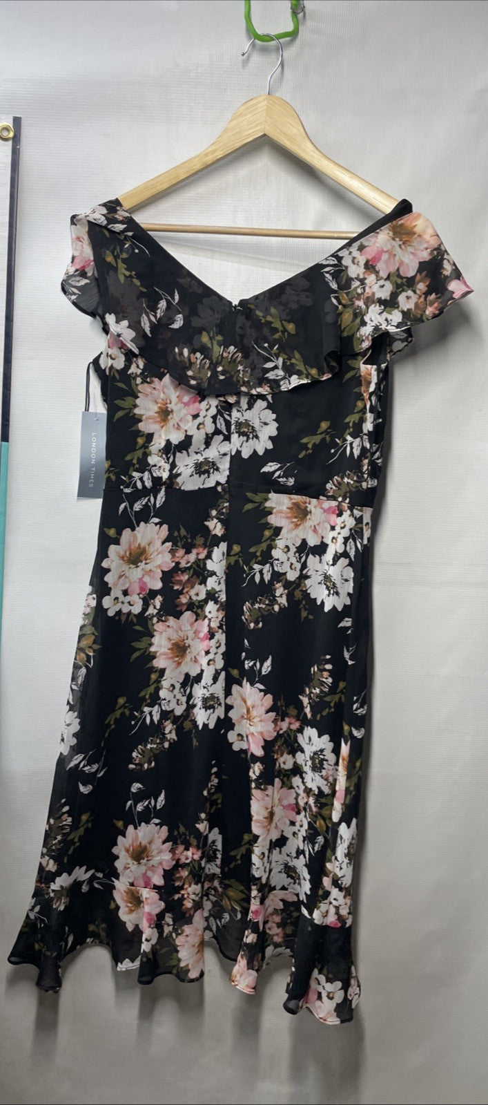 London Times Women's Petite Chiffon Above The Knee Ruffle Dress Size 6 Black