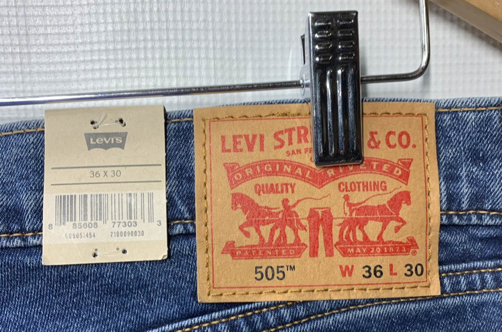 Levi’s 505 Regular Fit Straight Leg Men's Blue Jeans Size 36x30 Long Pants