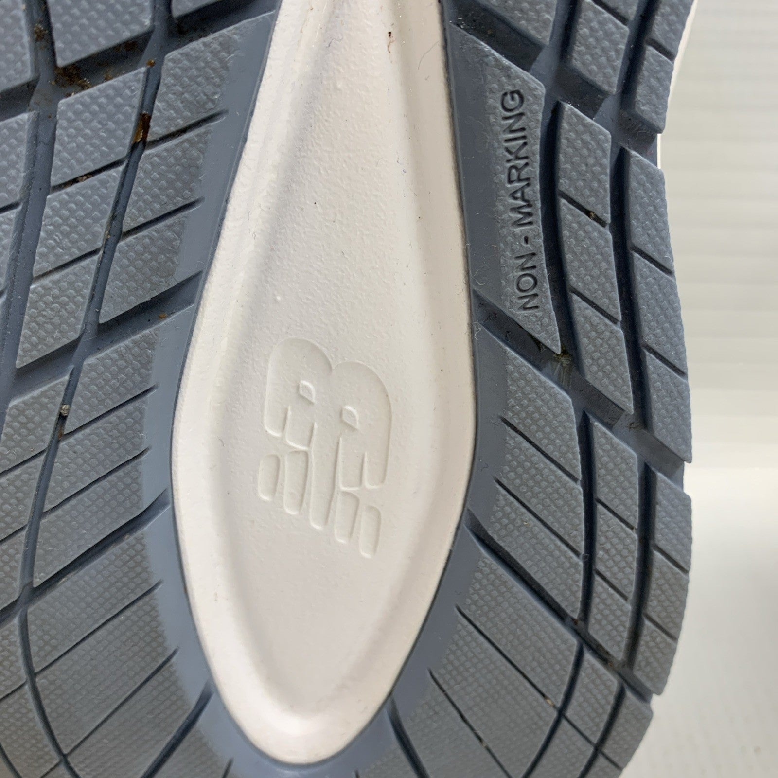 New Balance 608 V5 Womens 10.5 Men's 9 Walking Shoes White Blue Casual Sneakers