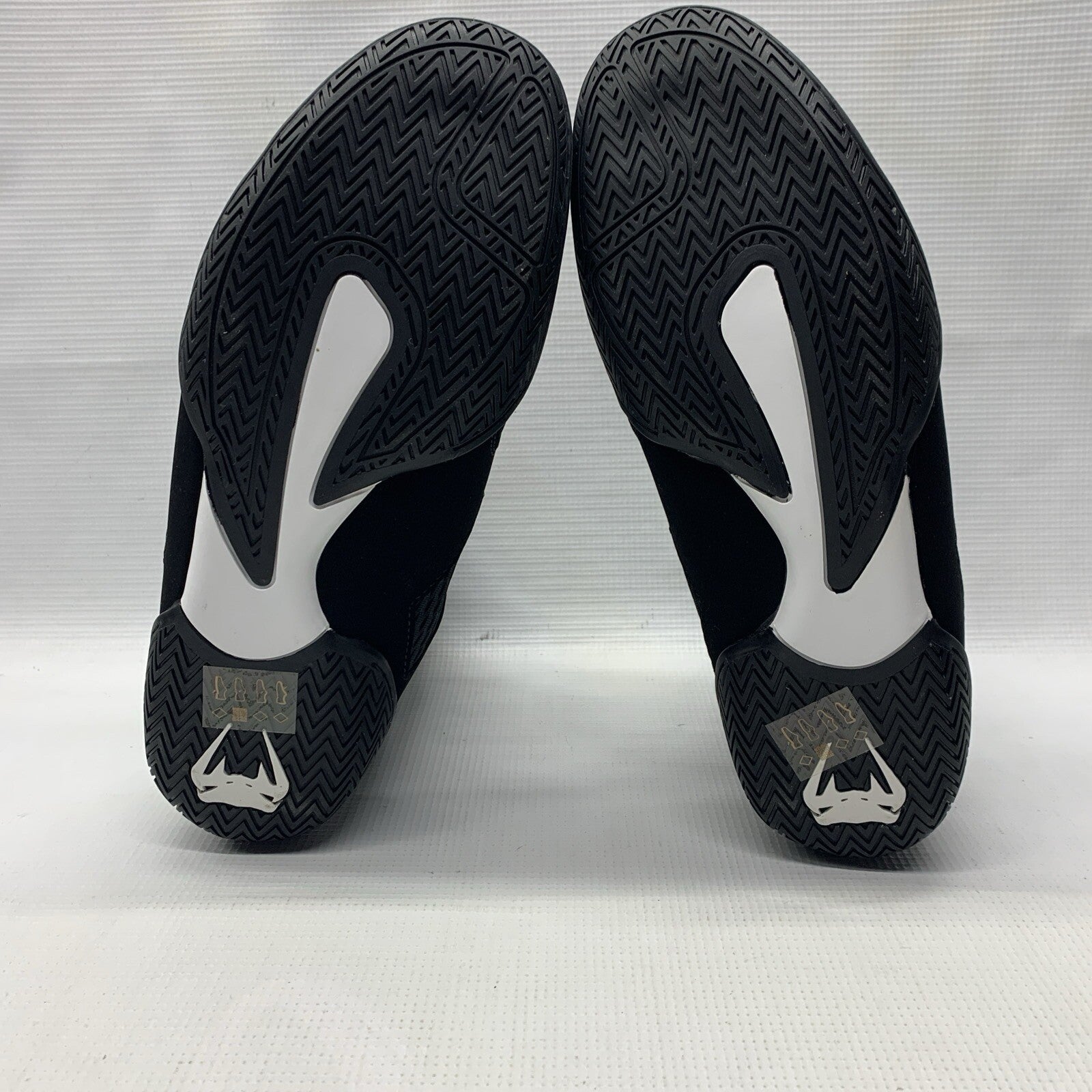 Venum Contender Mens 8.5 High Top Boxing/MMA Shoes Black/White Mid-cut Lace-up