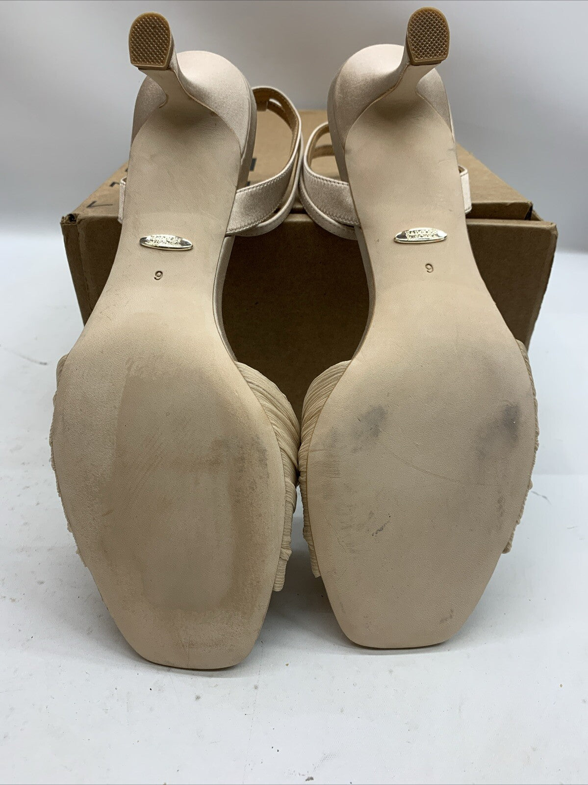 Badgley Mischka Women's Nimah Kitten Heel Sandal Heeled Nude Size 9 Open Toe
