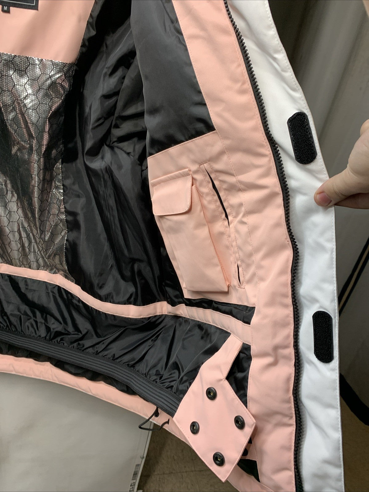 Attic Queen Winter Waterproof Skiing Jacket w/Hood & Pocket Size M Long Sleeve