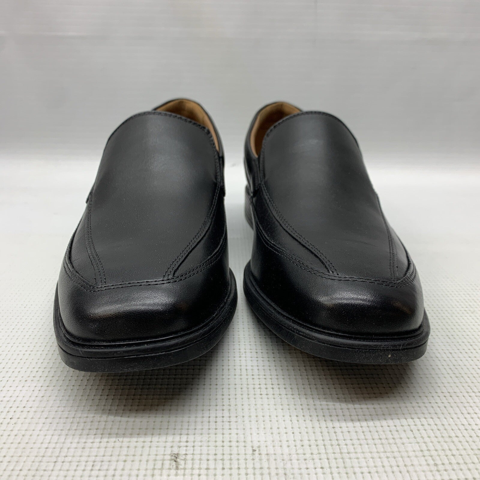 Clarks Mens Tilden Free Loafer Black Leather Size 8.5 Formal Business Shoes