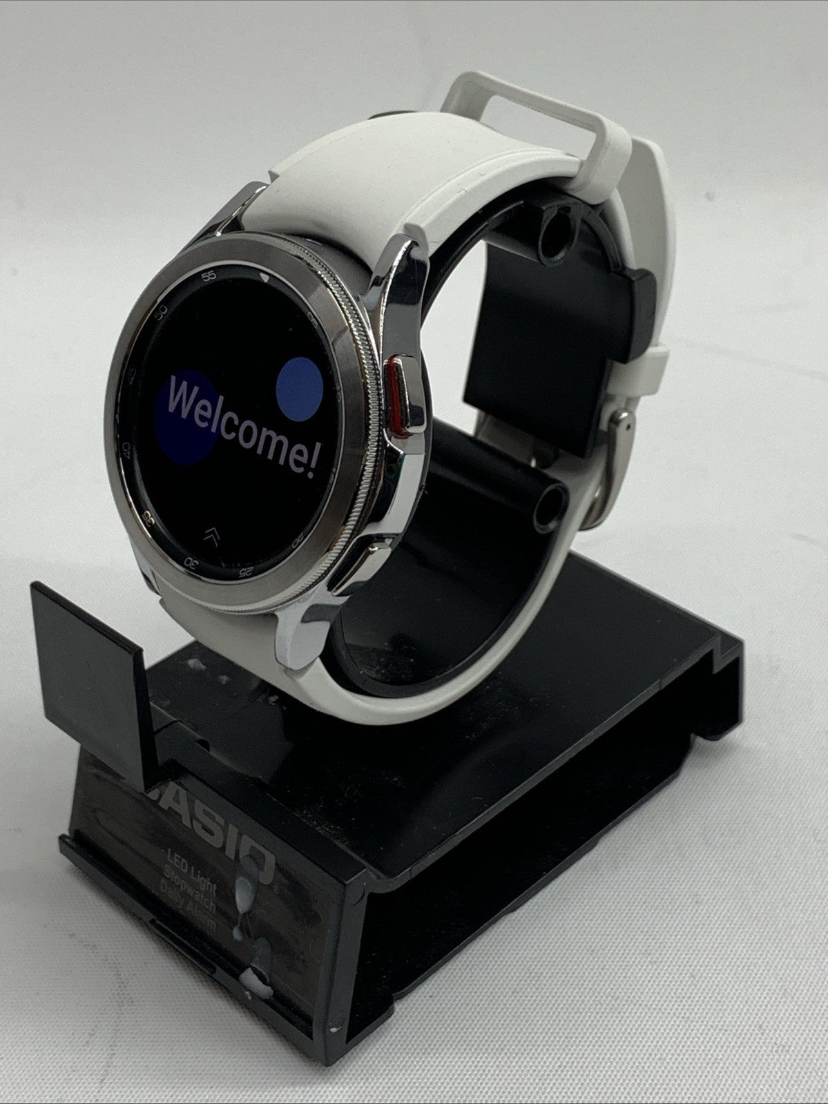 Samsung Galaxy Watch 4 Classic 42mm Smartwatch Bluetooth Silver R880 Small/Med