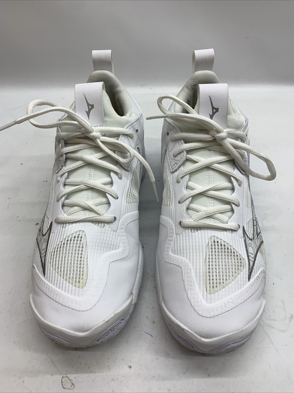 Mizuno Enerzy Women's Wave Momentum 3 Volleyball Shoe White Size 9 Lace-up Sneak