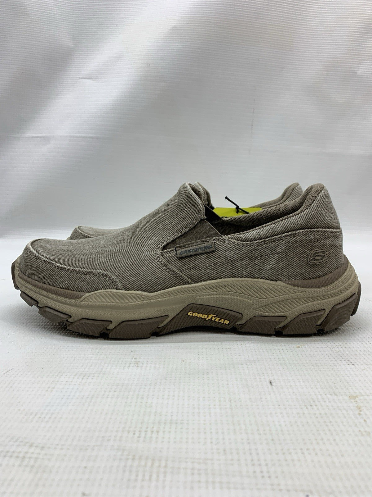 Skechers Respected-Fallston Slip-Ons Men's Size 8.5 Canvas Goodyear Grip Taupe