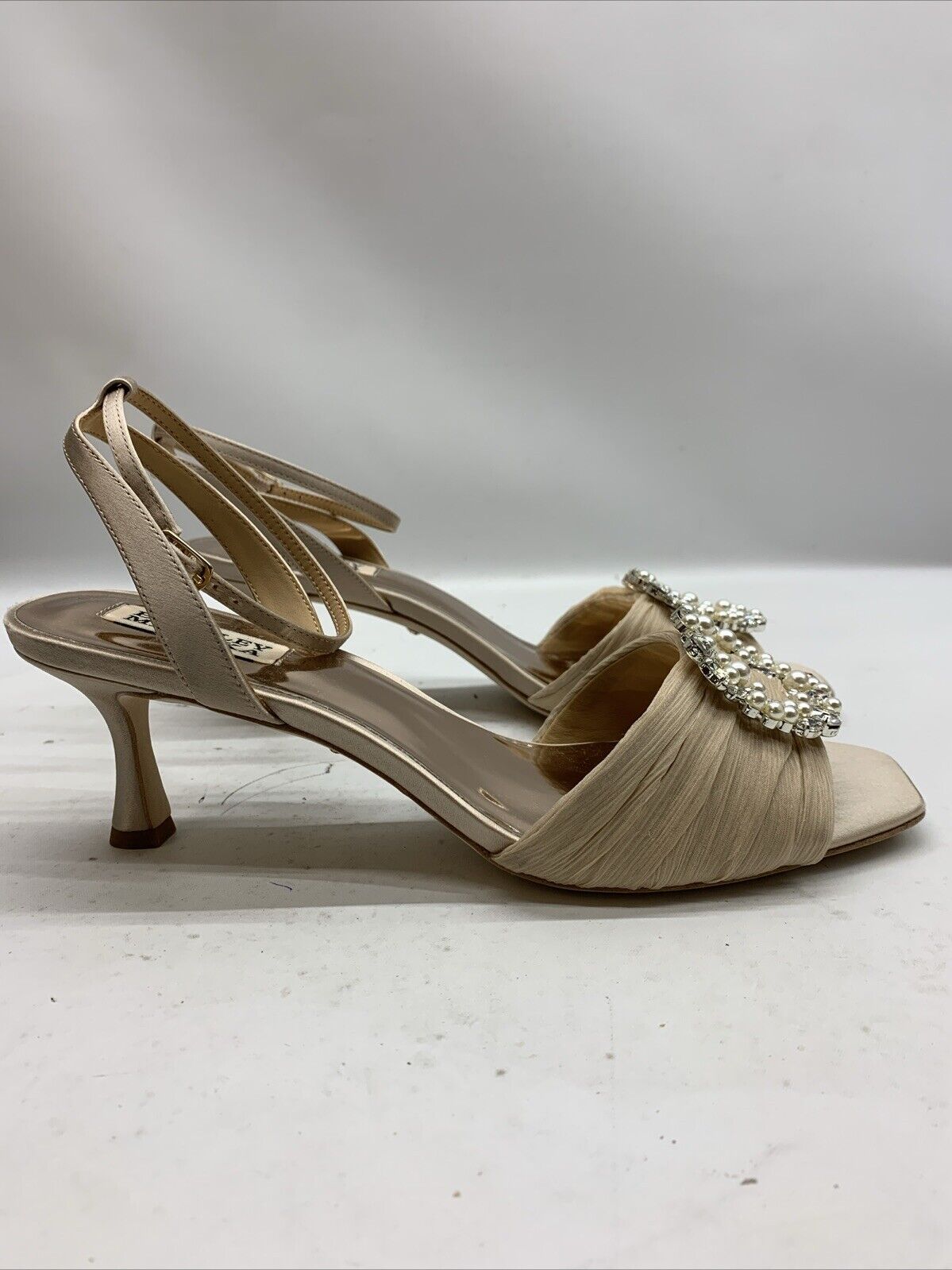 Badgley Mischka Women's Nimah Kitten Heel Sandal Heeled Nude Size 9 Open Toe