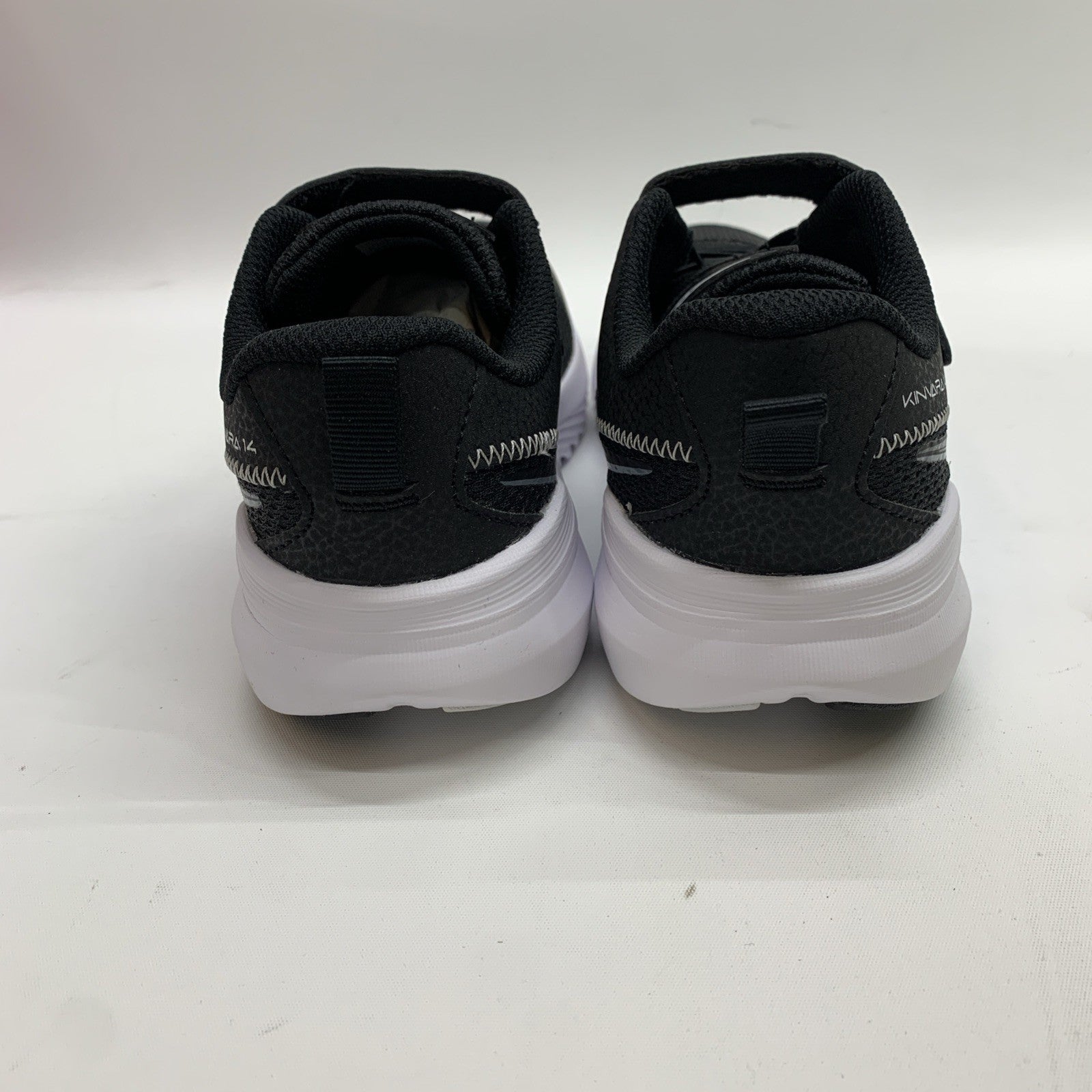 Saucony Kids Kinvara 14 A/C Sneaker Size 3.5 Black/Grey Lightweight Hook & Loop