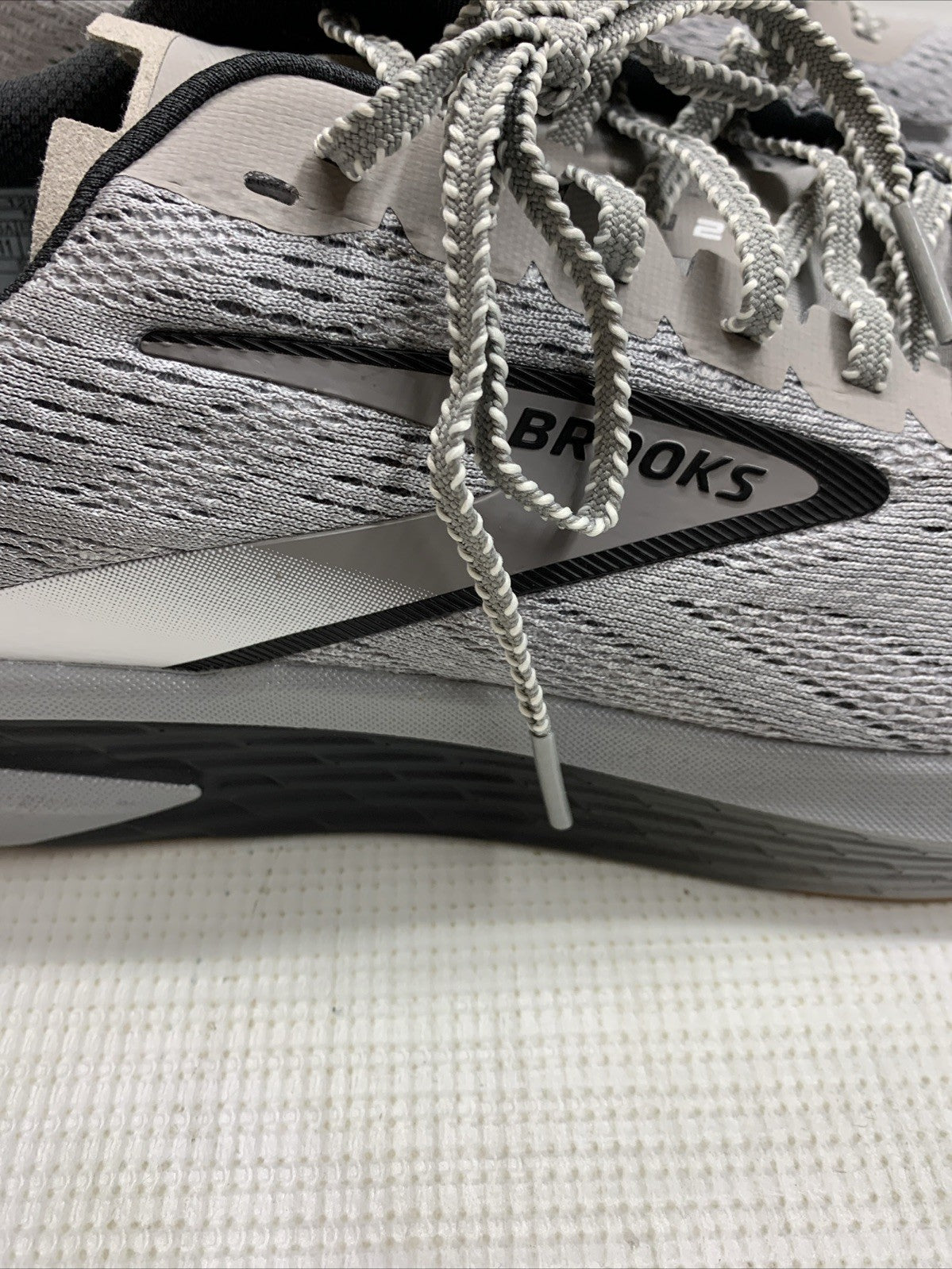 Brooks Hyperion 2 Women’s 11 Gray Running Athletic Sneakers Lace-up Breathable