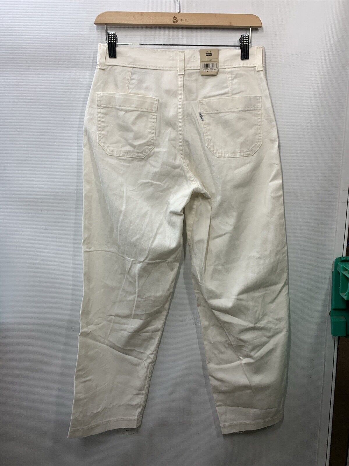 Levi's Women's Utility Long Pant Size 26x27 White A75430002 Loose with Pockets