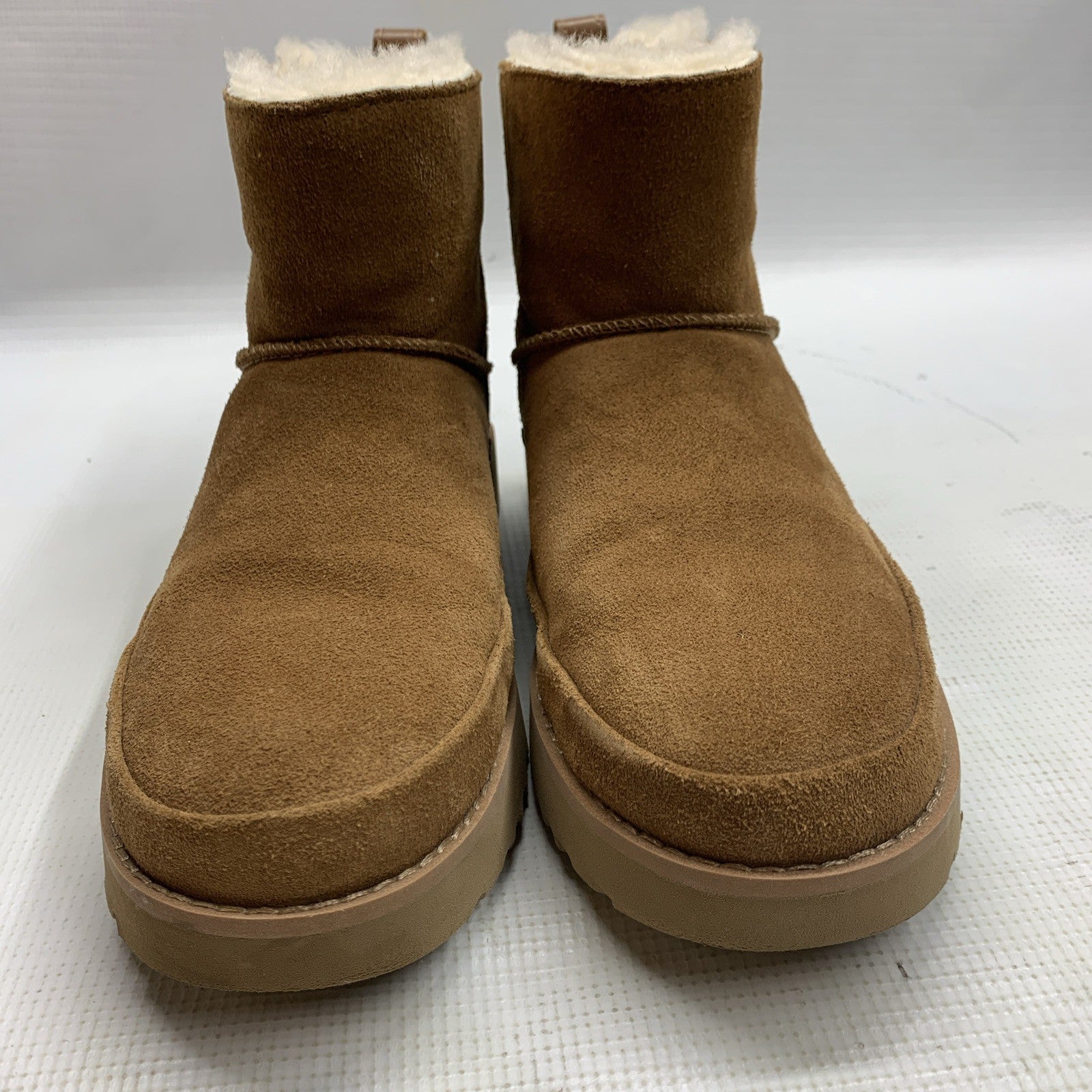 UGG Mini Big Kids Classic Boots in Brown Chestnut Size 5 K/1157732K Side Zip