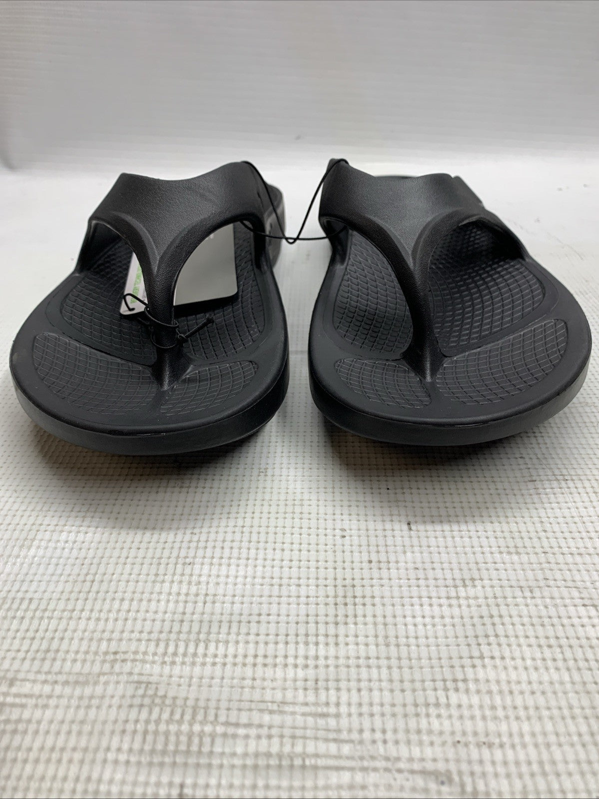 OOFOS OOmega Women's Thong Sandal Black 100% Original Size 11 Slip-on Footwear