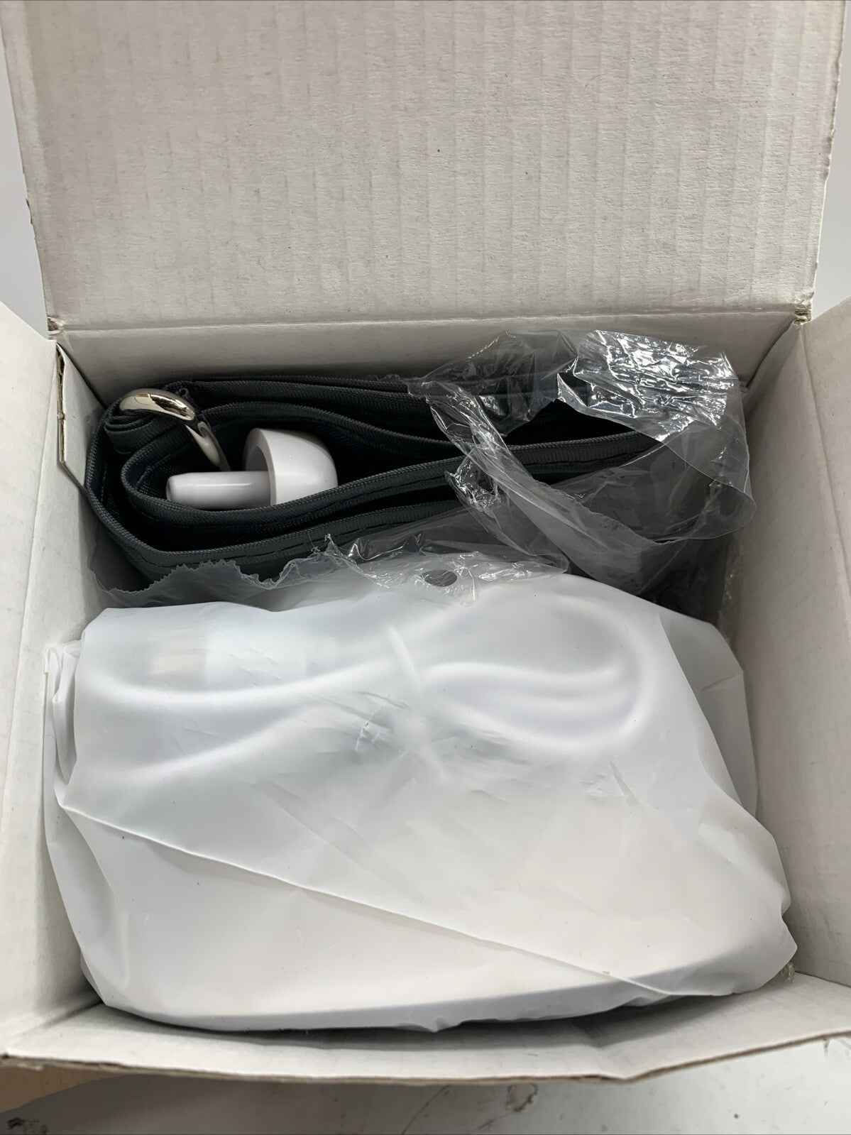 Upper Arm Electronic Blood Pressure Monitor U81V Black/white 2x199 Sets Memory