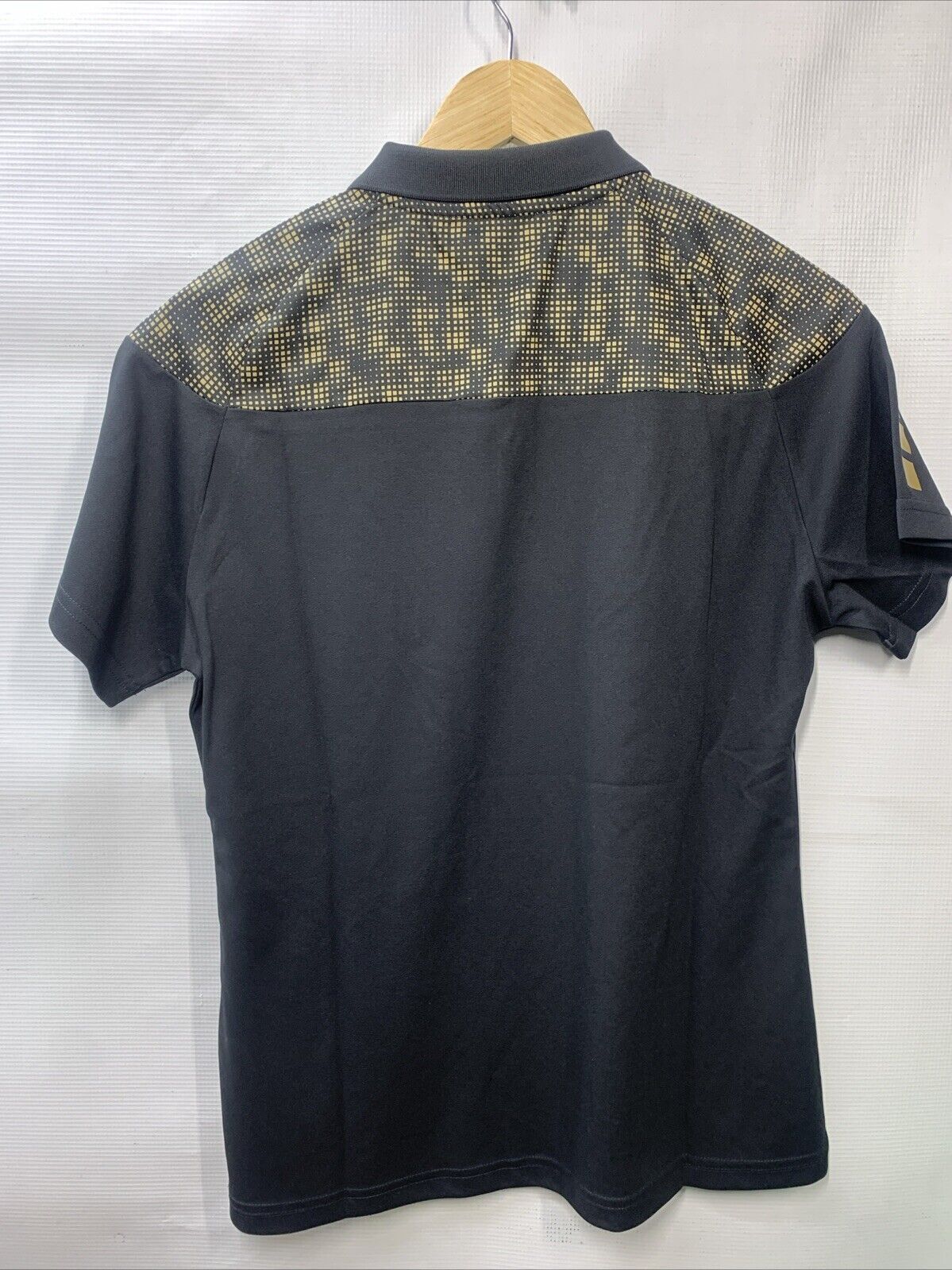 Capelli Sport Men's Standard Polo T-Shirt, Tribeca V-Neck Workout Top - Size M