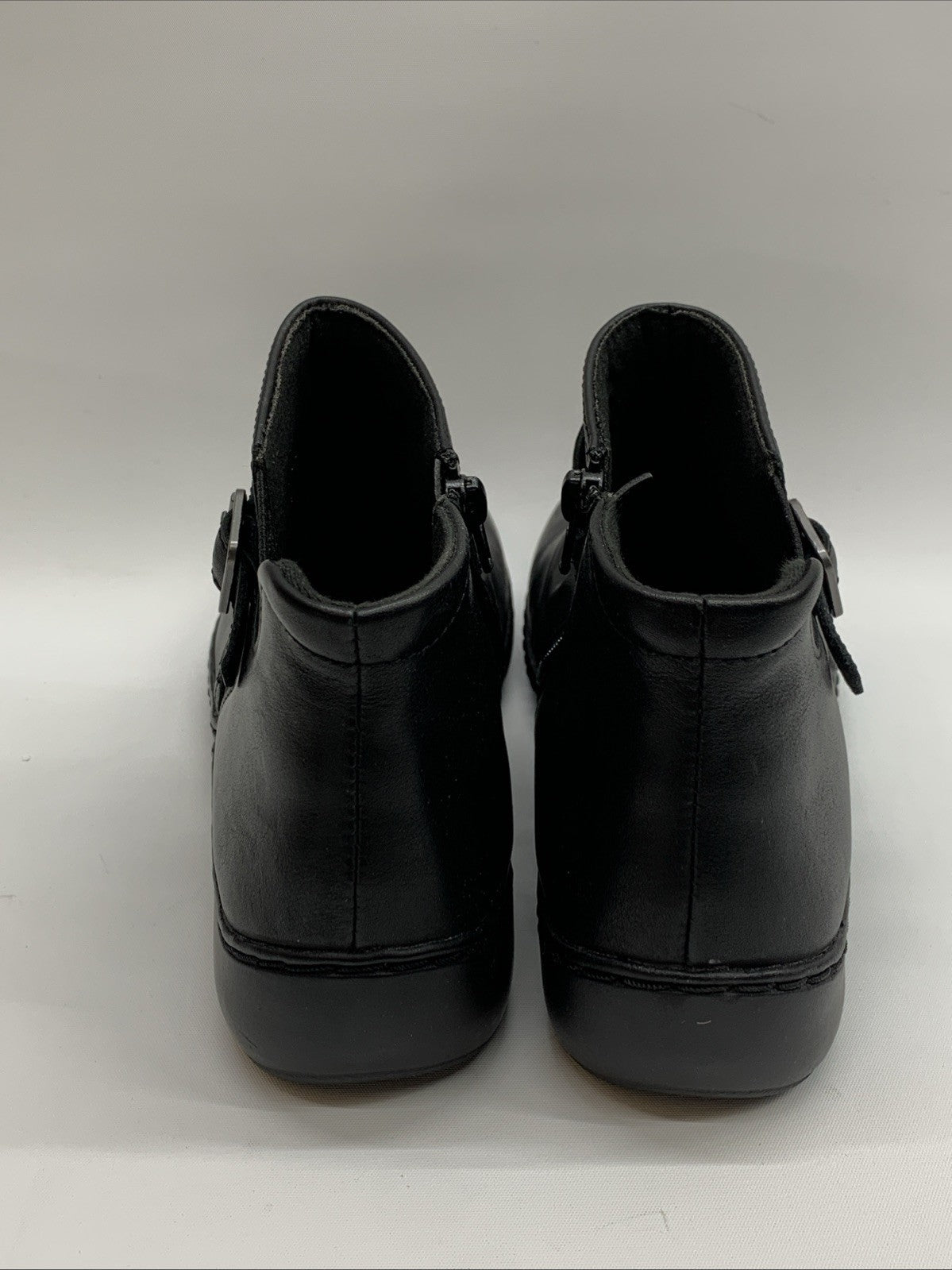 Clarks-Women's Cora Rouched Ankle Boot Black Leather-Size 8.5M Round Toe Casual
