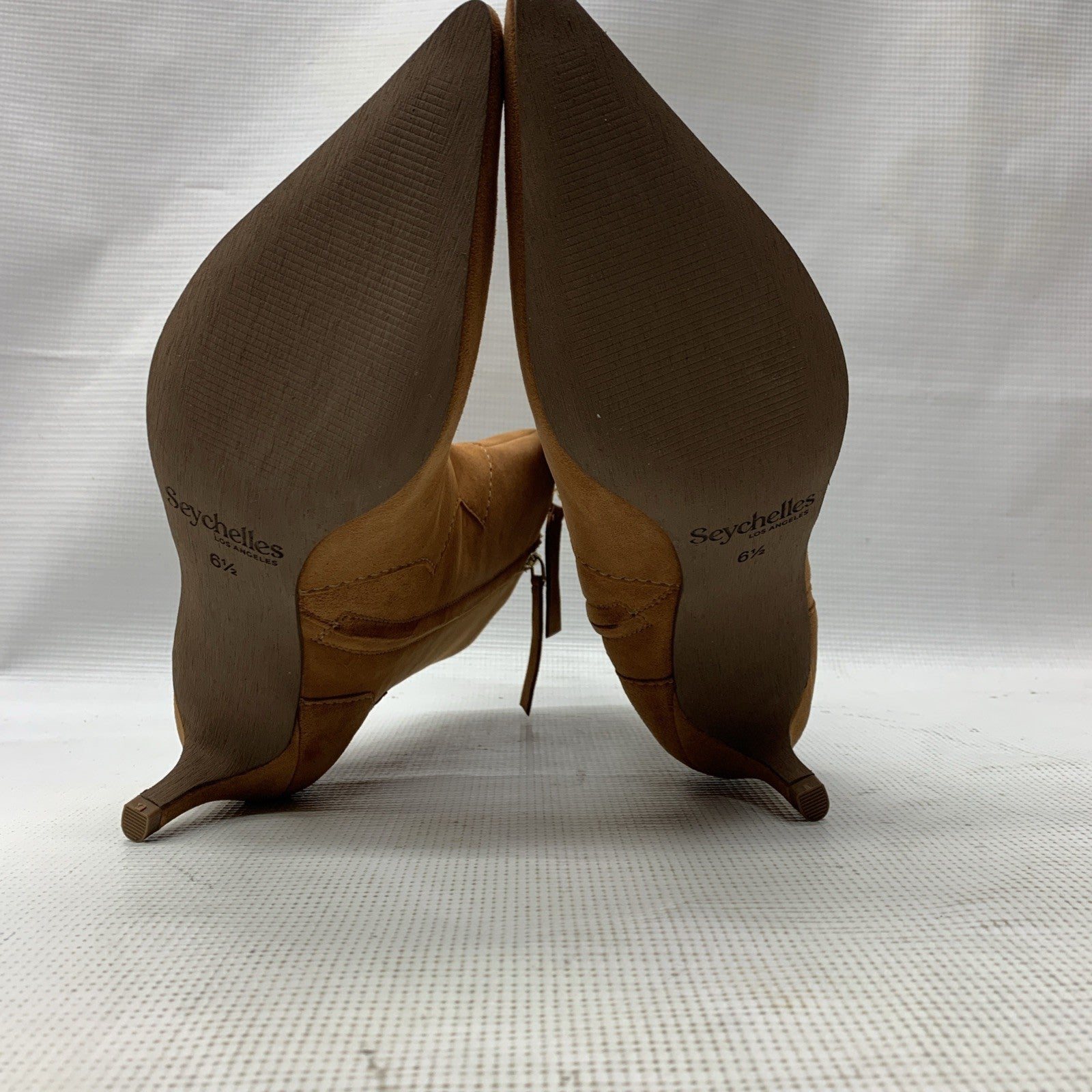 Seychelles Dallas Women's Boot Dallas Suede Tan Pointed Toe IB03075 Size 6.5