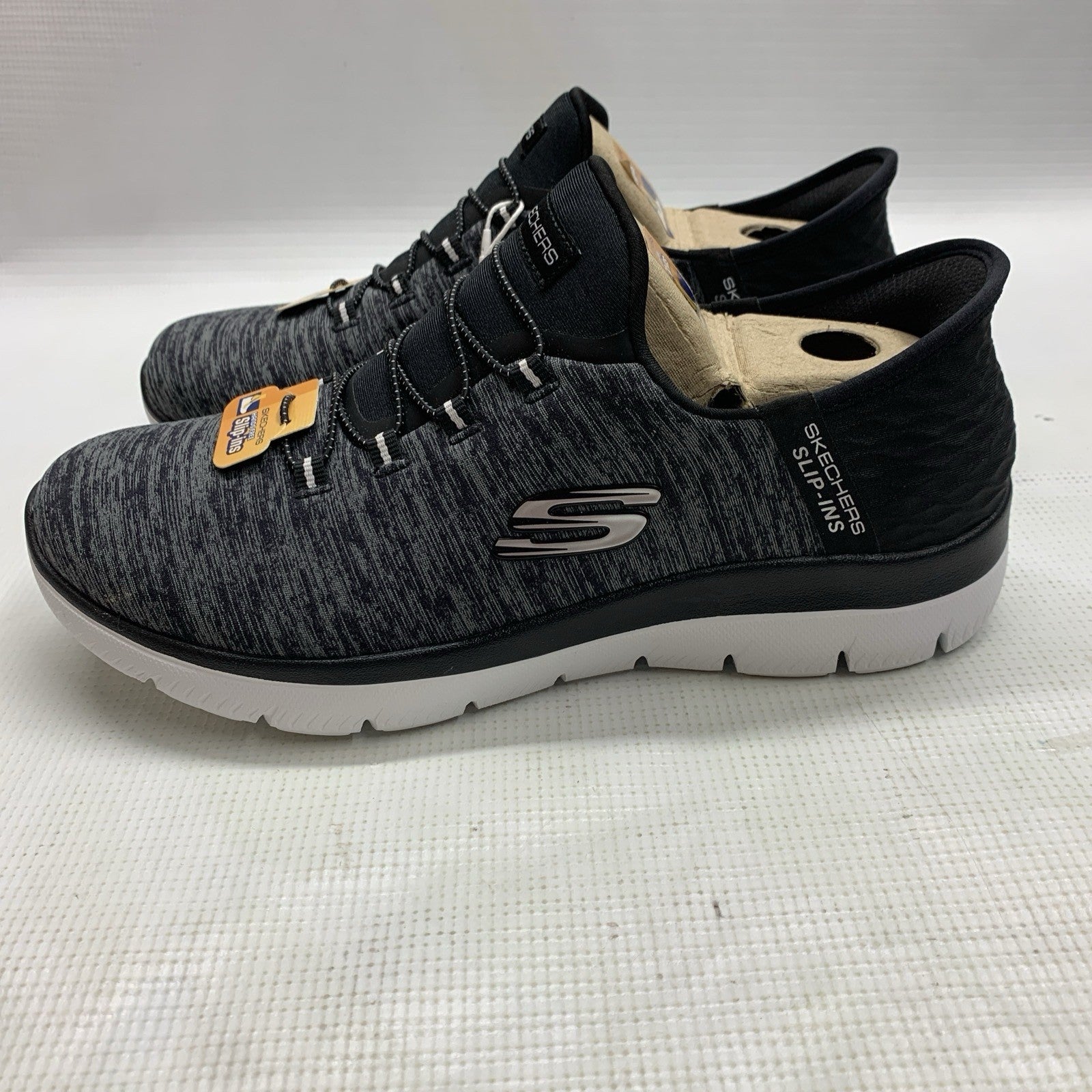 Skechers Women's Summits Dazzling Haze Slip-Ins Size 8.5 Black Low-top 1499378W