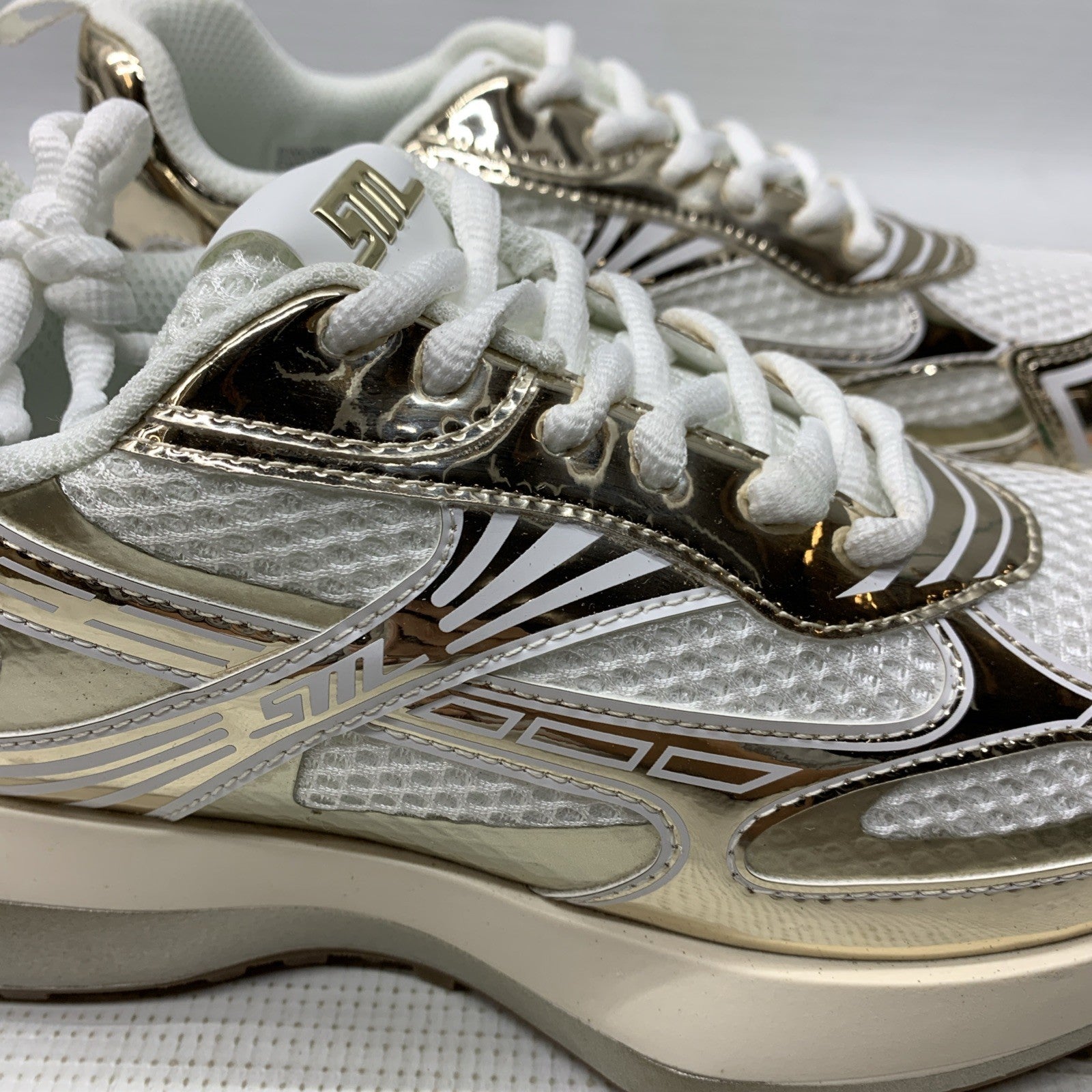 Steve Madden Cyclone Sneaker Lace-up Shoes CYCL05S1163075 Size 7.5 Gold Multi