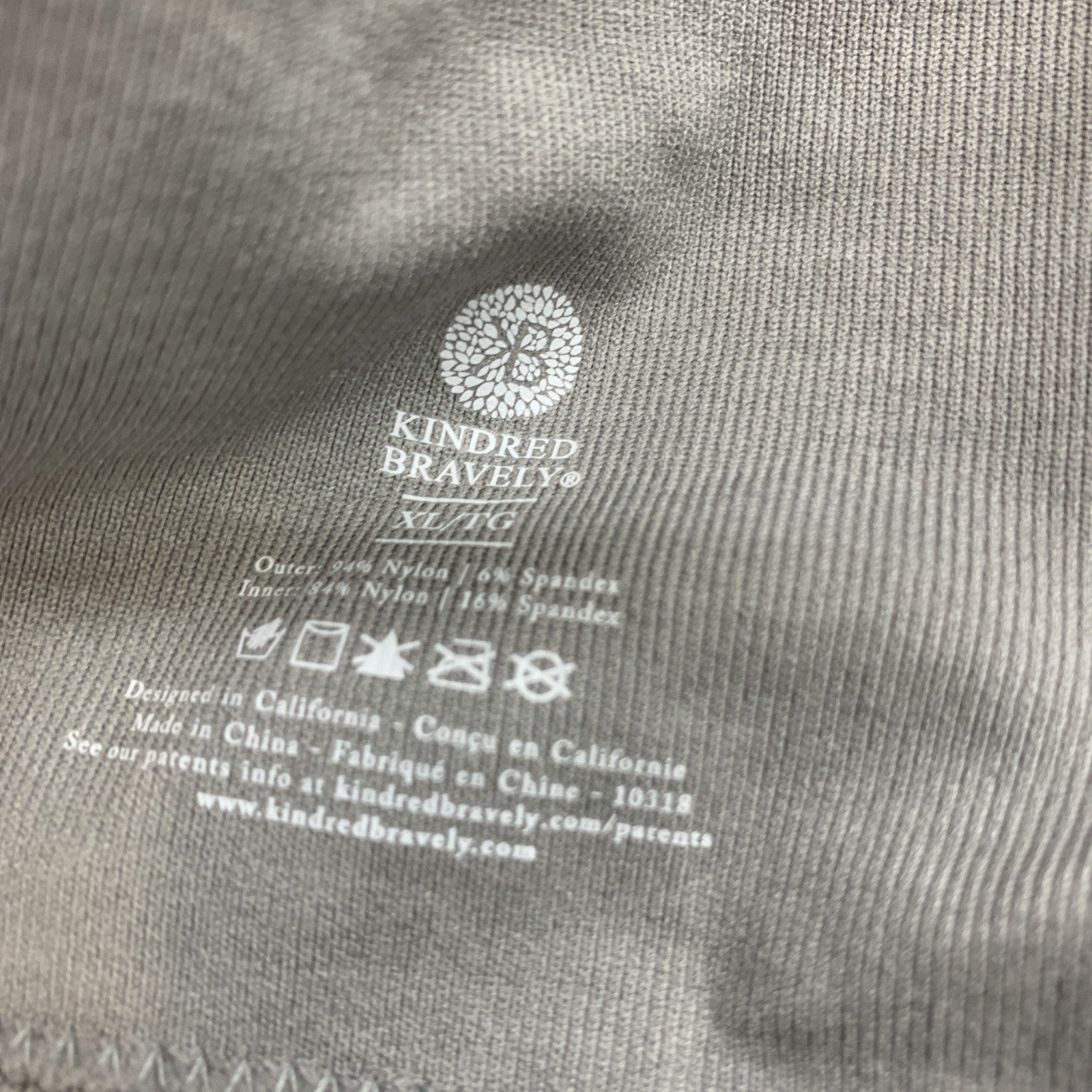 Kindred Bravely Gray Hands Free Pumping & Nursing Sports Bra Size XL Seamless