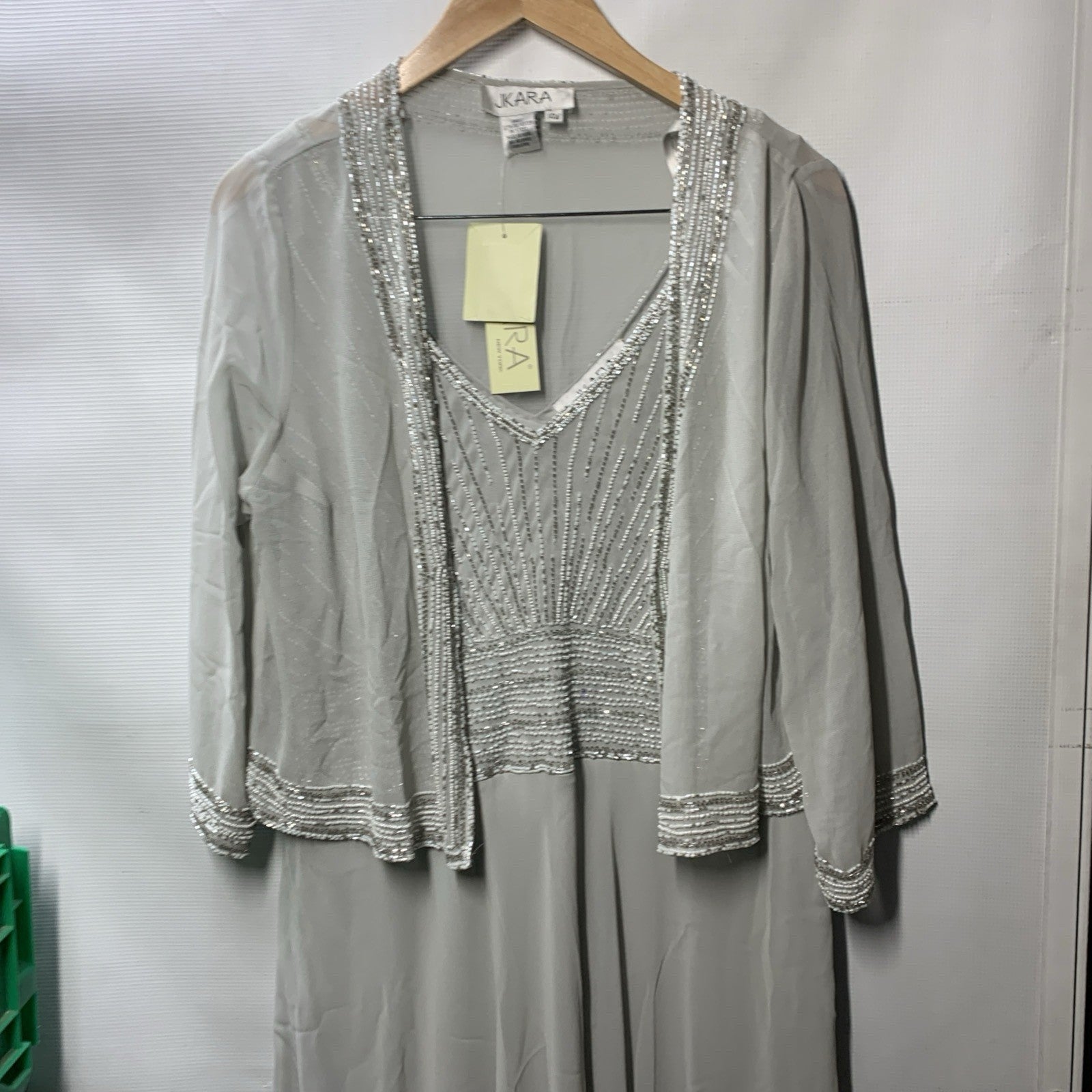 J Kara V-Neck Sleeveless Long Formal Dress With Matching Jacket Silver Size 14W