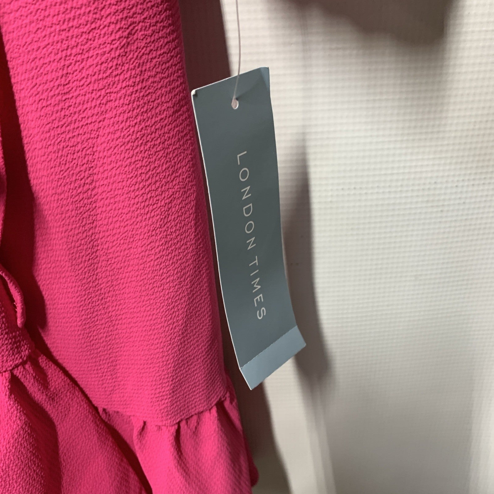 London Times V-Neck Ruffle Detail Long Sleeve Dress Women's Casual Size 6 Pink