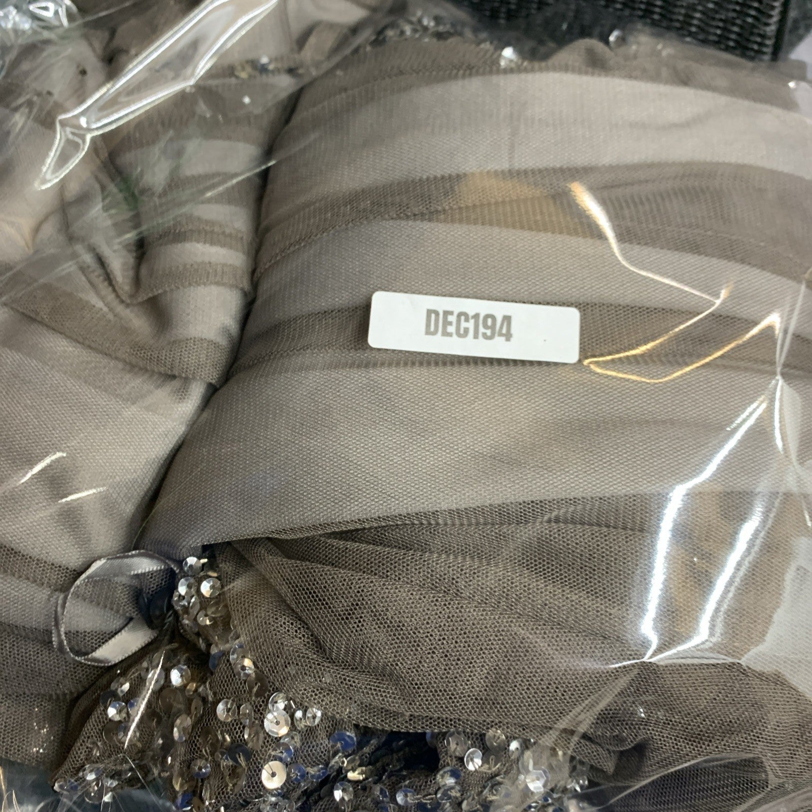 Adrianna Papell Women's 3/4 Sleeve Beaded Evening Illusion Dress Gown Size 18