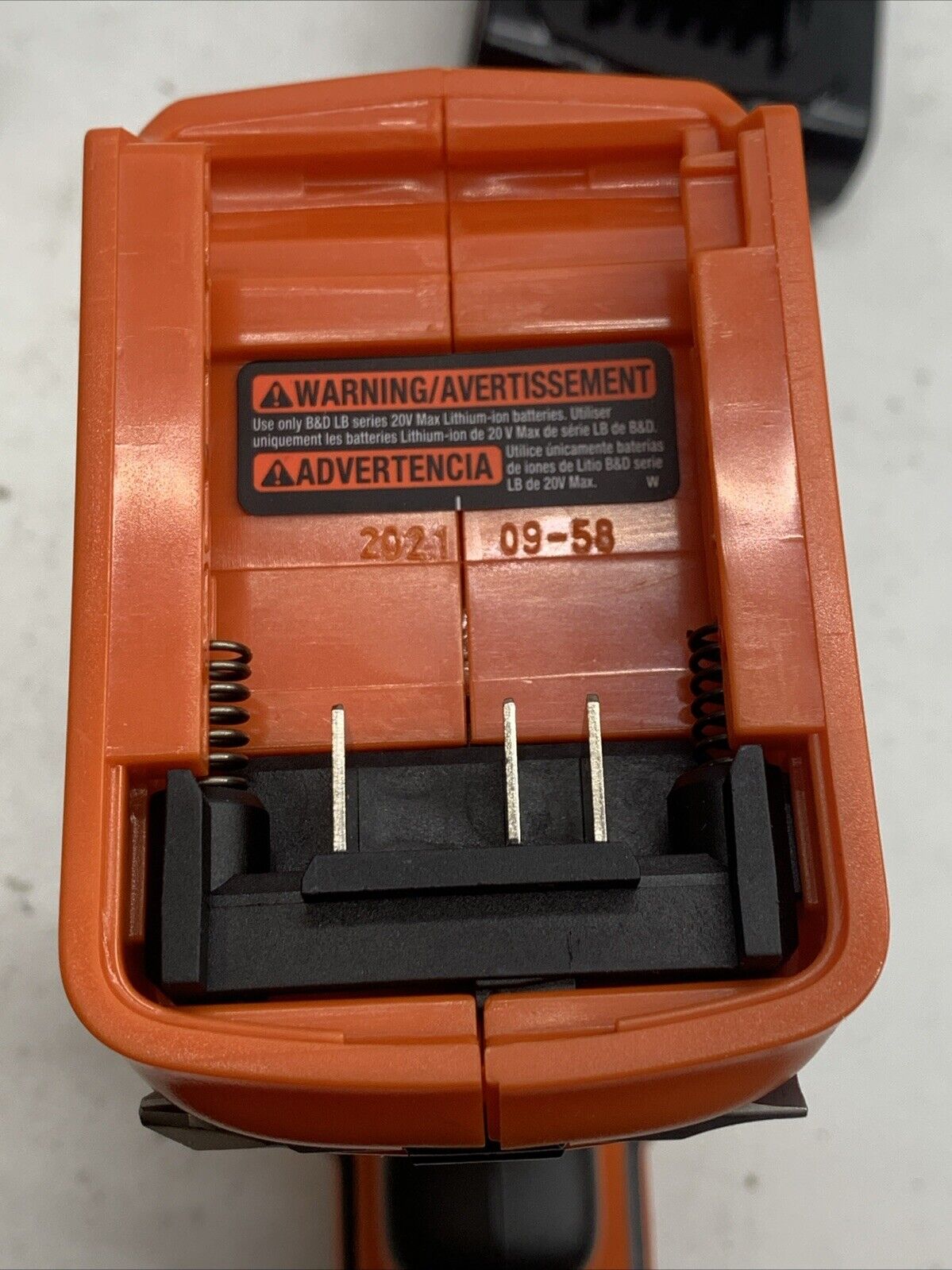 BLACK+DECKER 3/8“ Cordless Drill Driver 20V Max Battery and Charger, LDX120C