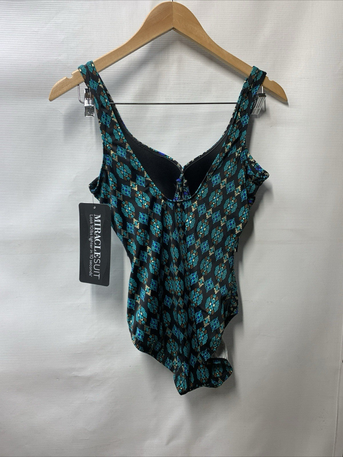 Miraclesuit Women's Swimwear Slimming Escape Underwire Molded Cup Bra 10