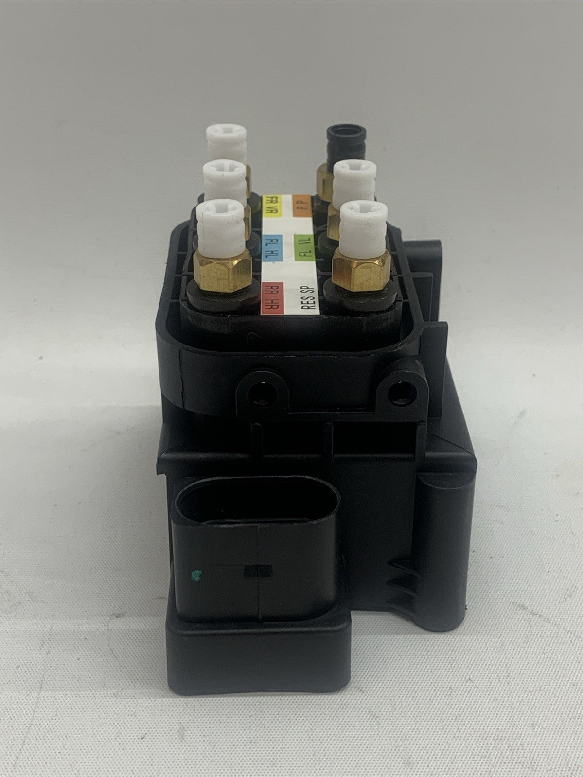 Air Suspension Valve Block For Mercedes Benz GL350 450 550 ML250 S400 2123200358