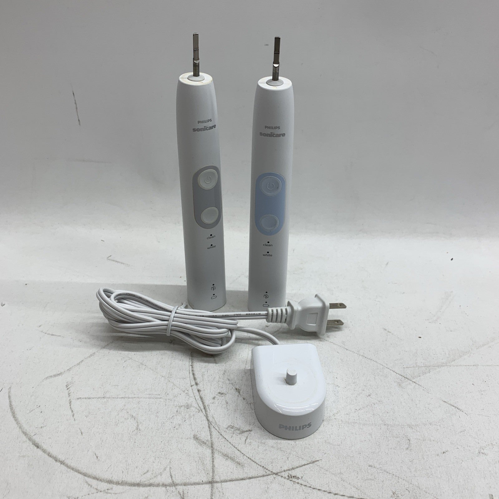 2 Philips Sonicare Optimal Clean Rechargeable Electric Toothbrush HX686W HX686P