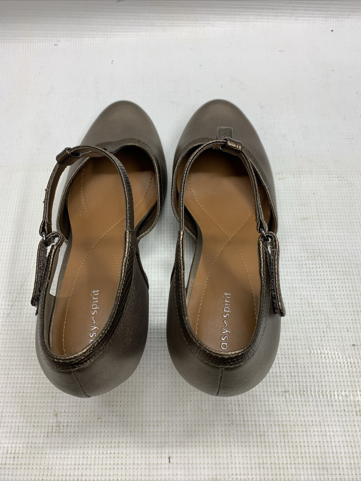 Easy Spirit Women's Cara Pump Bronze 750 Sz 10M T-Strap Upper Mid Heeled Sandal