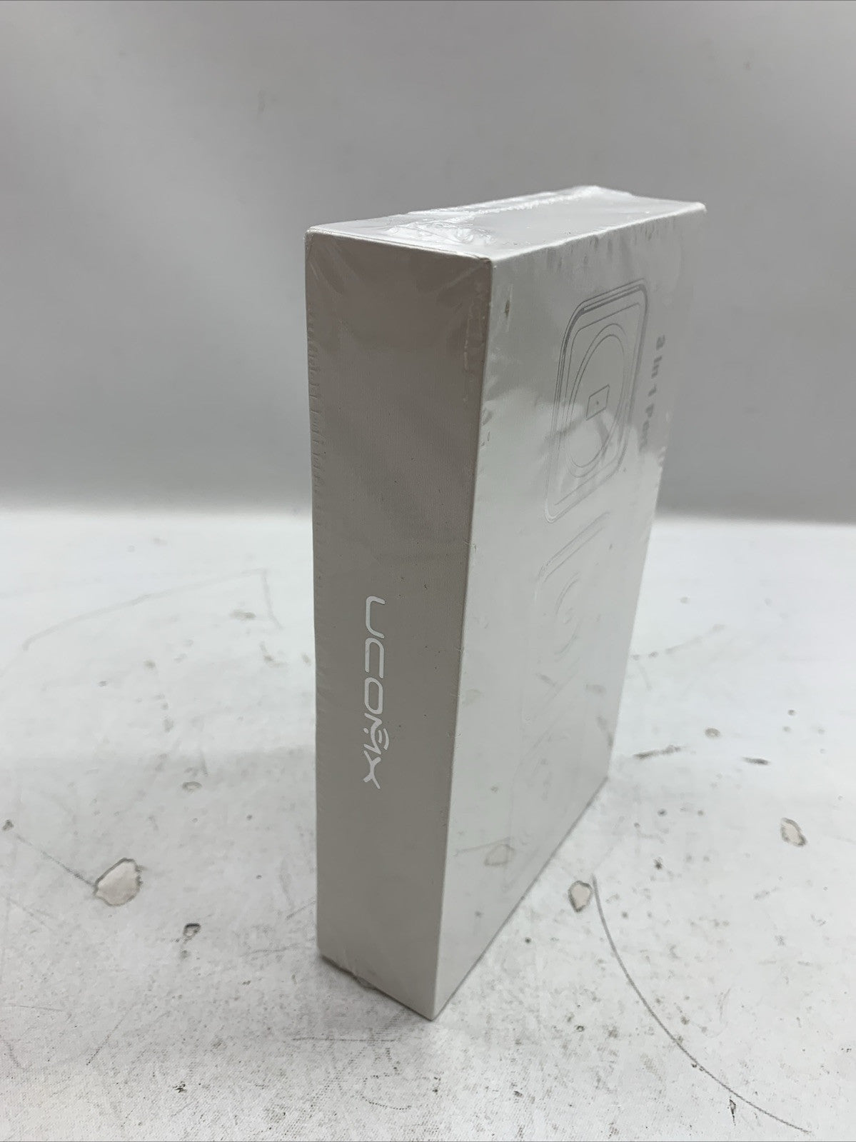 UCOMX Nano 3 in 1 Portable Magnetic Wireless Charger Black for Multple Device