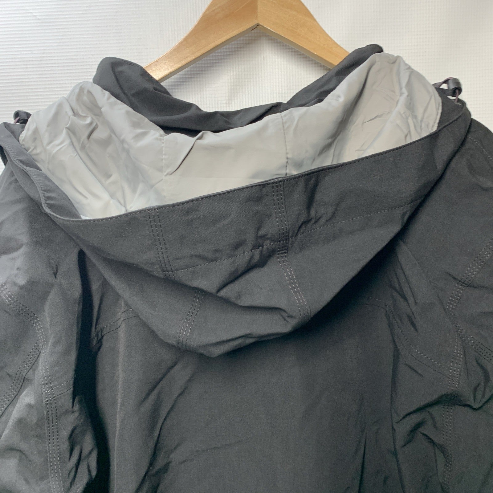 Carhartt Women's Hooded Relaxed Fit Jacket Size 3X (24W-26W) Black Long Sleeve