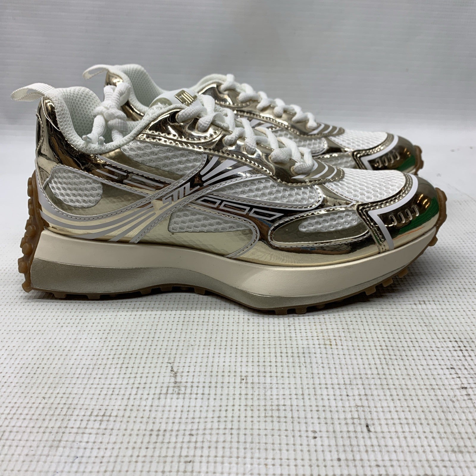 Steve Madden Cyclone Sneaker Lace-up Shoes CYCL05S1163075 Size 7.5 Gold Multi