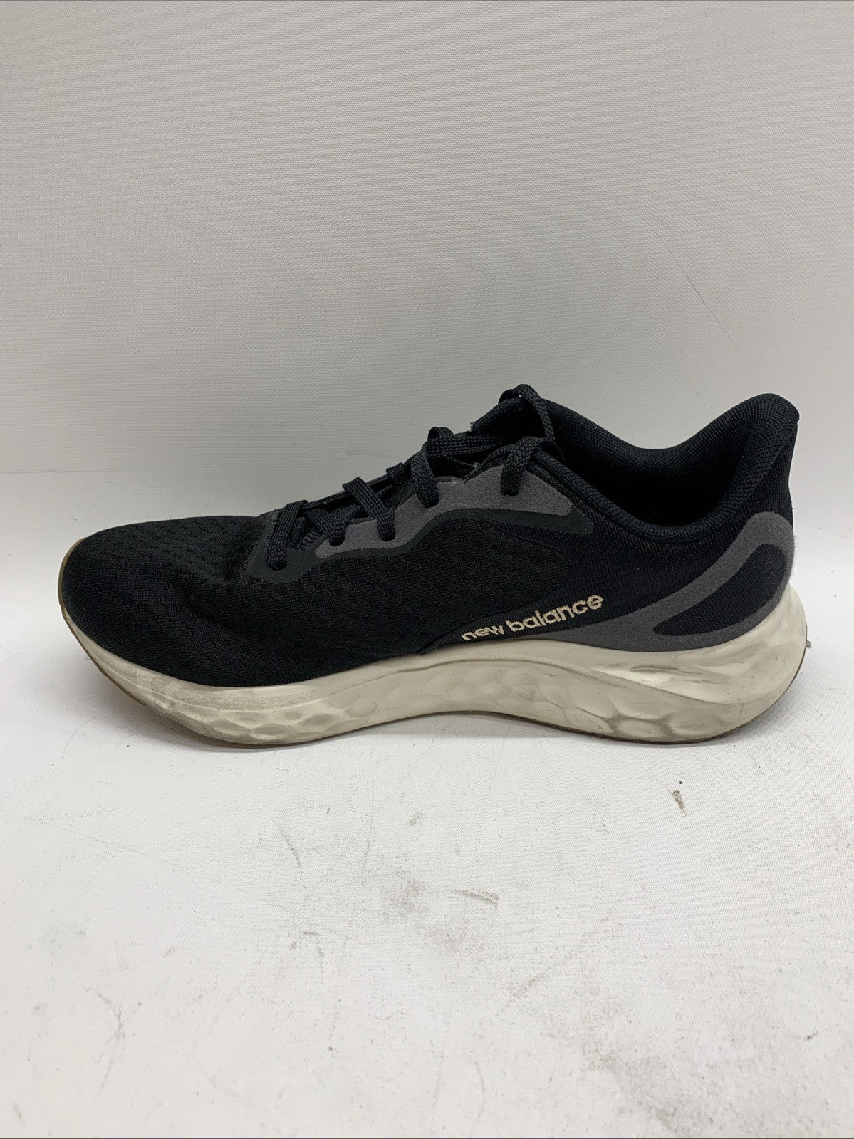 New Balance Fresh Foam Arishi V4 Women's Shoes Size 8 Black WARISEK4 Sneakers