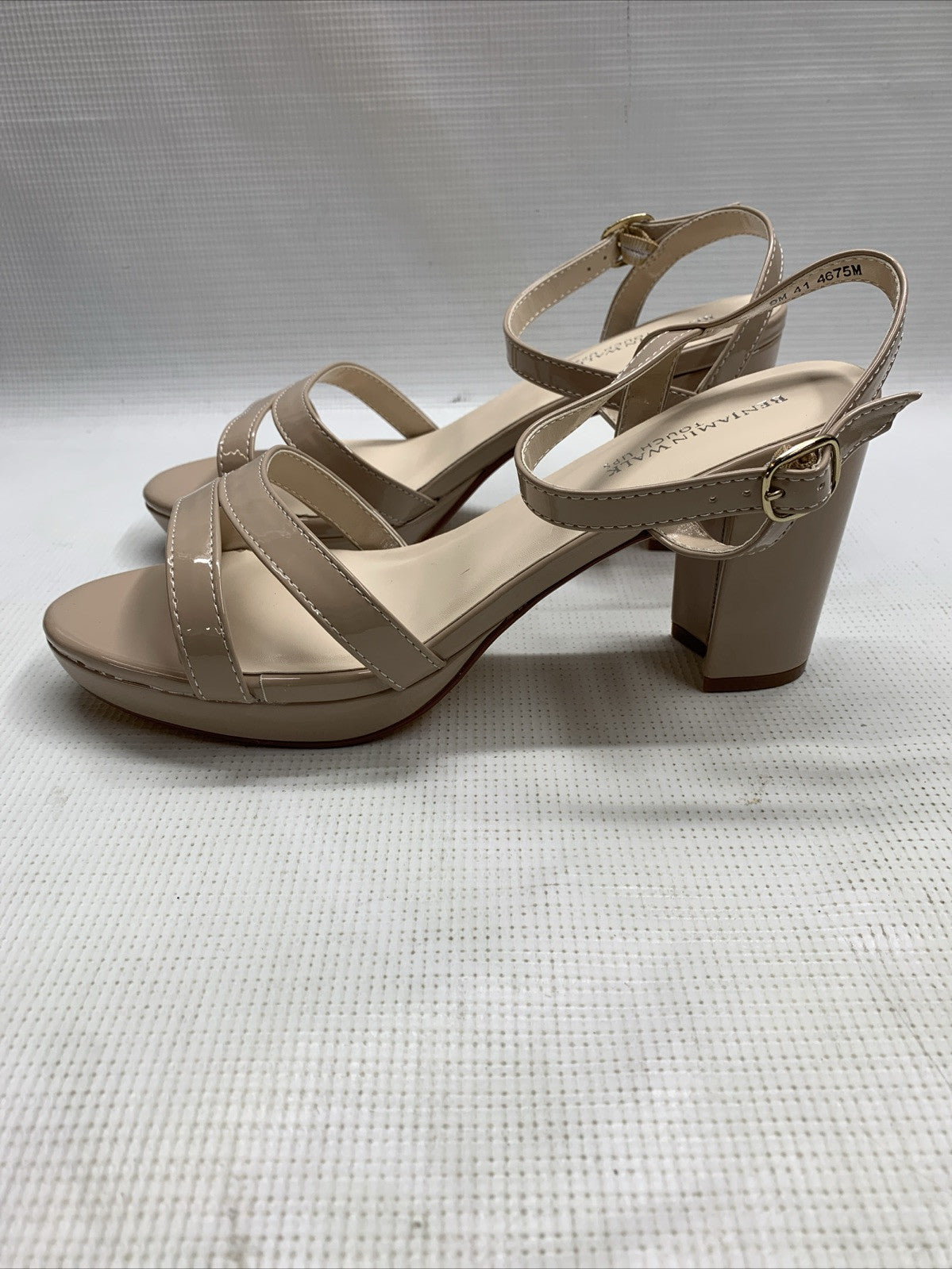 Touch Ups Women's Harmon Block Heeled Sandal Nude Size 9M Buckle Open Toe 4675M