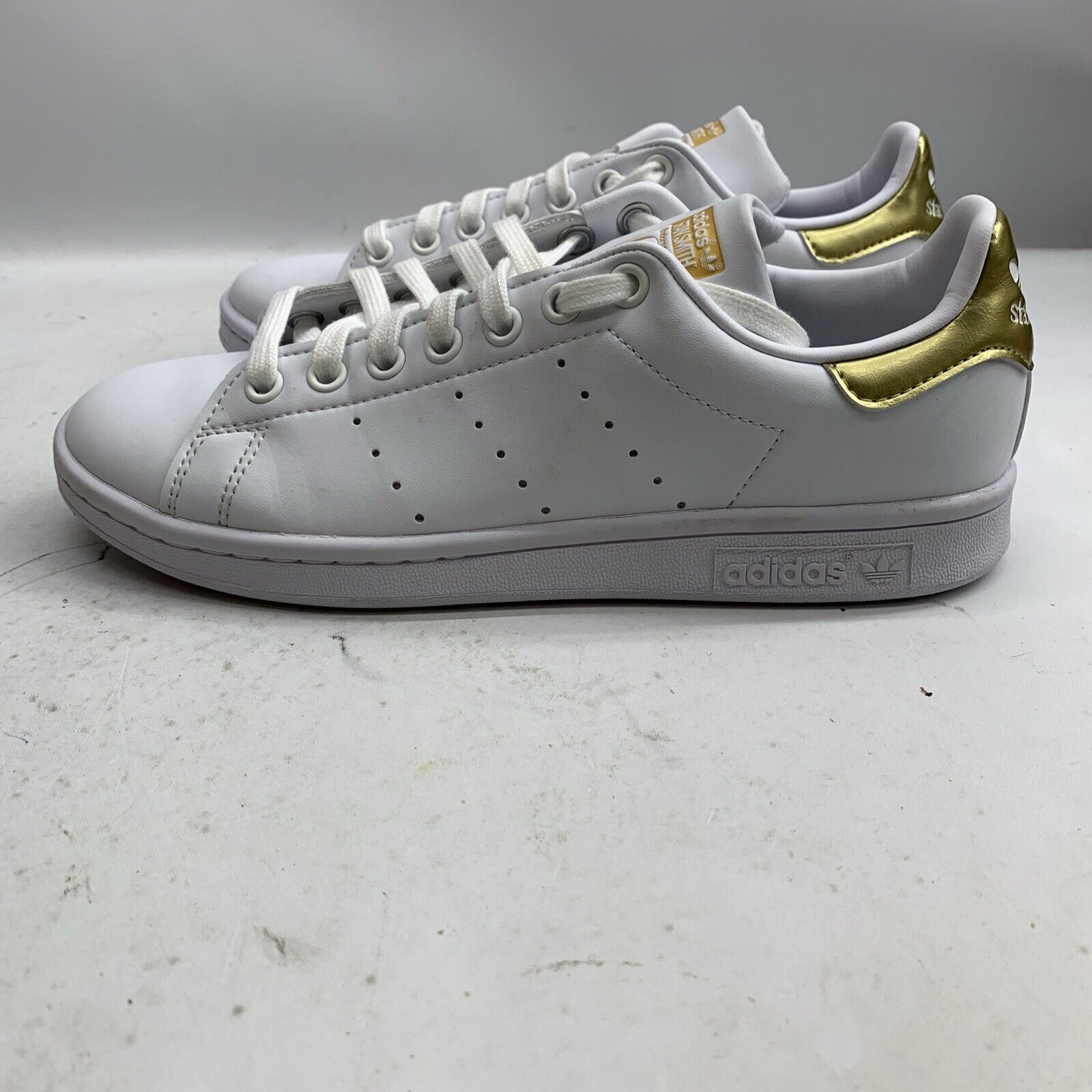 adidas Originals Women's Stan Smith Sneakers White/Gold Metallic Lace-up Size 7