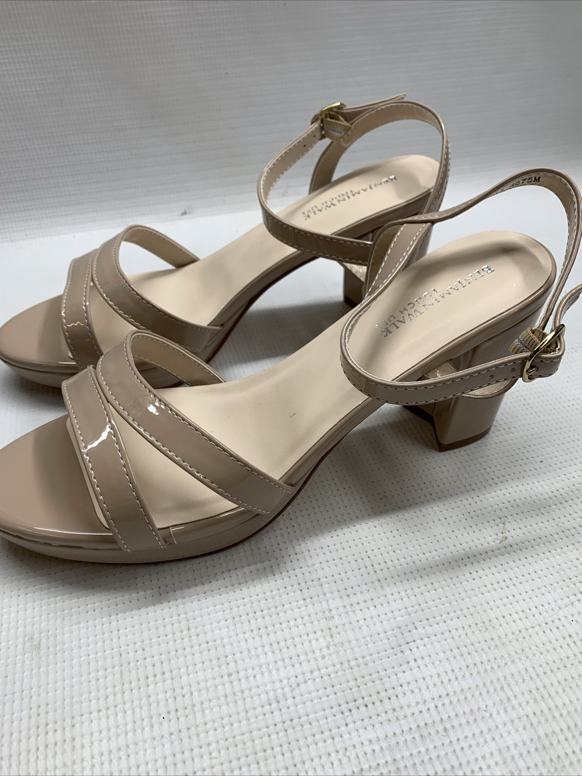 Touch Ups Women's Harmon Block Heeled Sandal Nude Size 9M Buckle Open Toe 4675M
