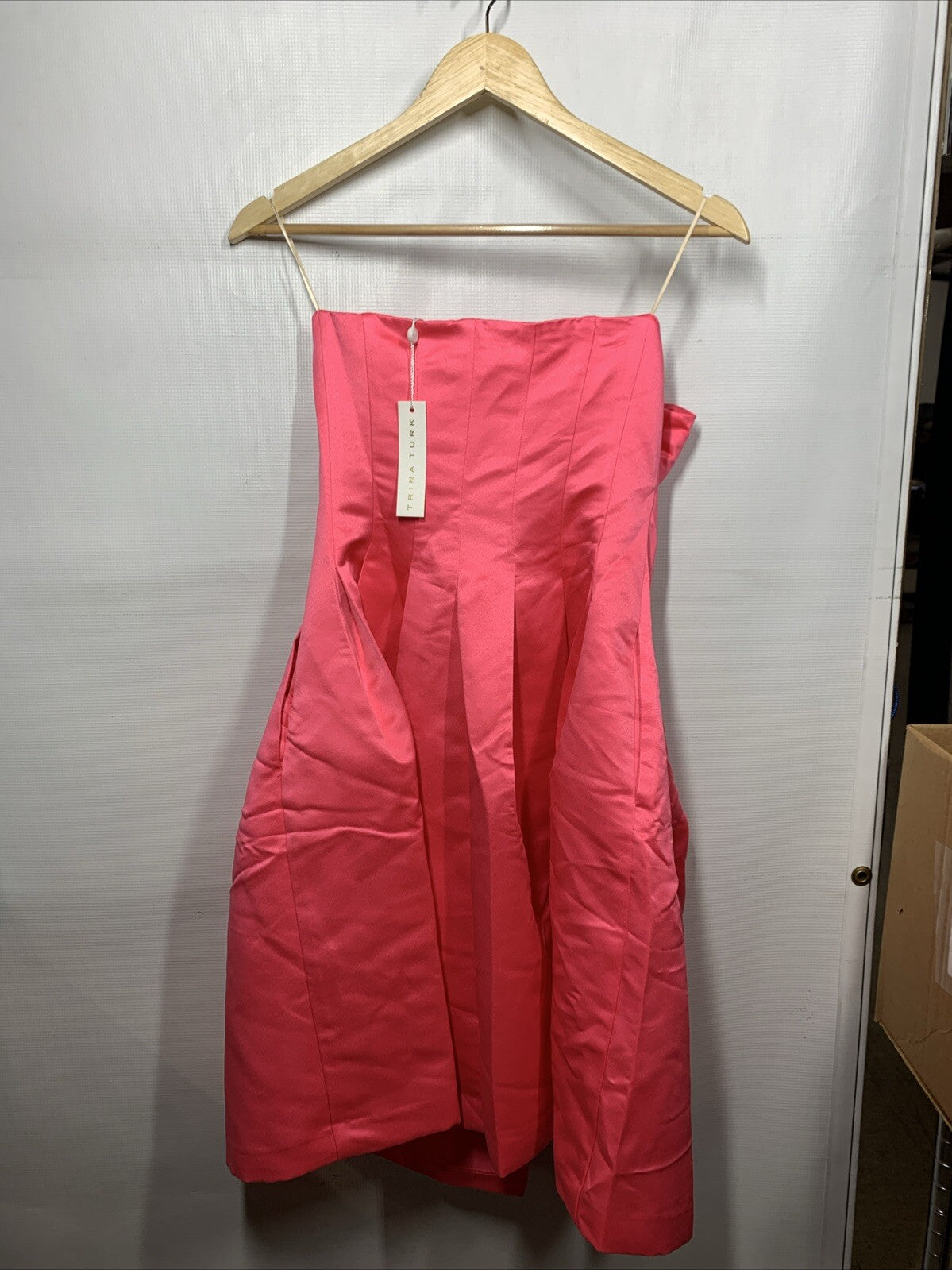 Trina Turk Women's Strapless Satin Cocktail Party Dress Size 6 A line Skirt Pink