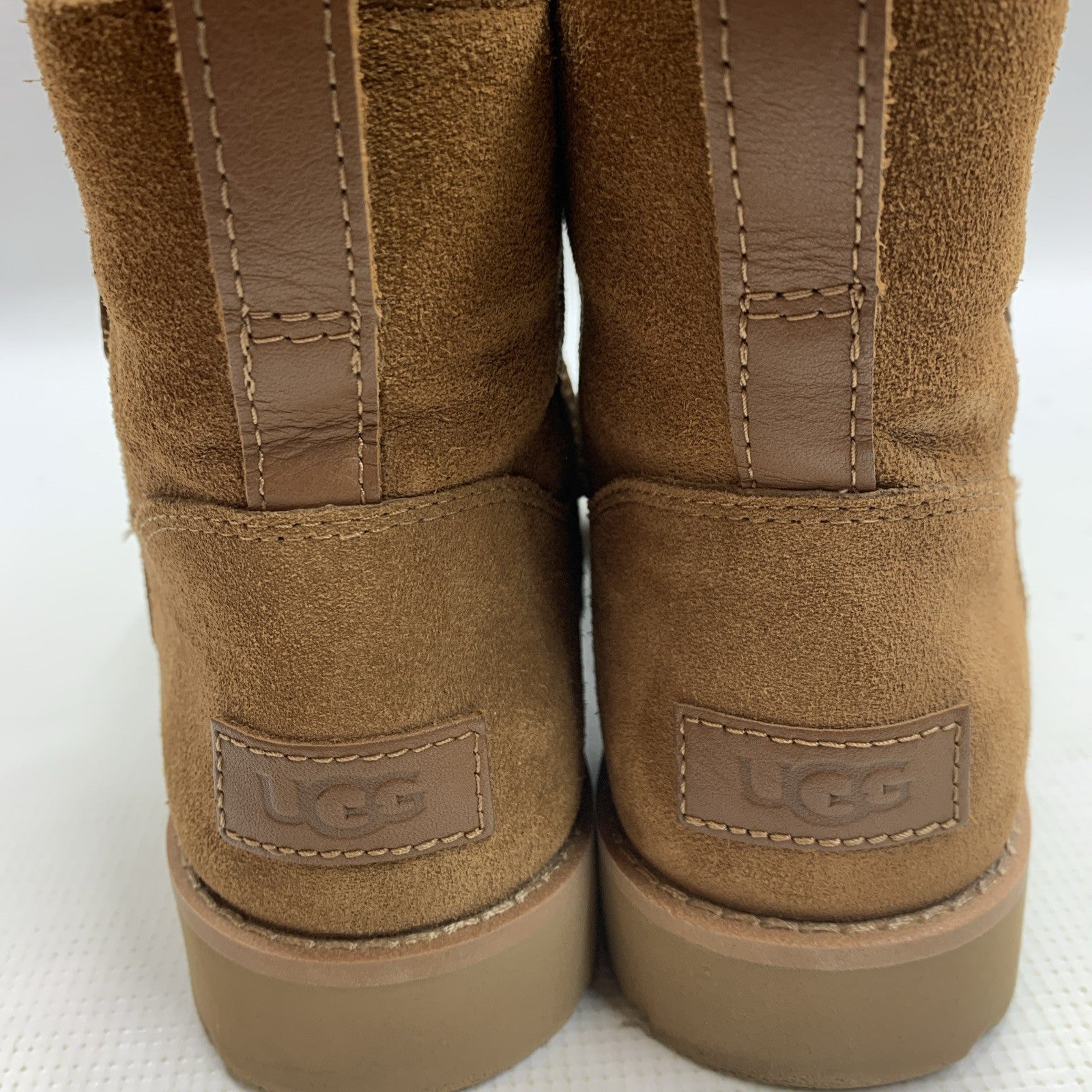 UGG Mini Big Kids Classic Boots in Brown Chestnut Size 5 K/1157732K Side Zip