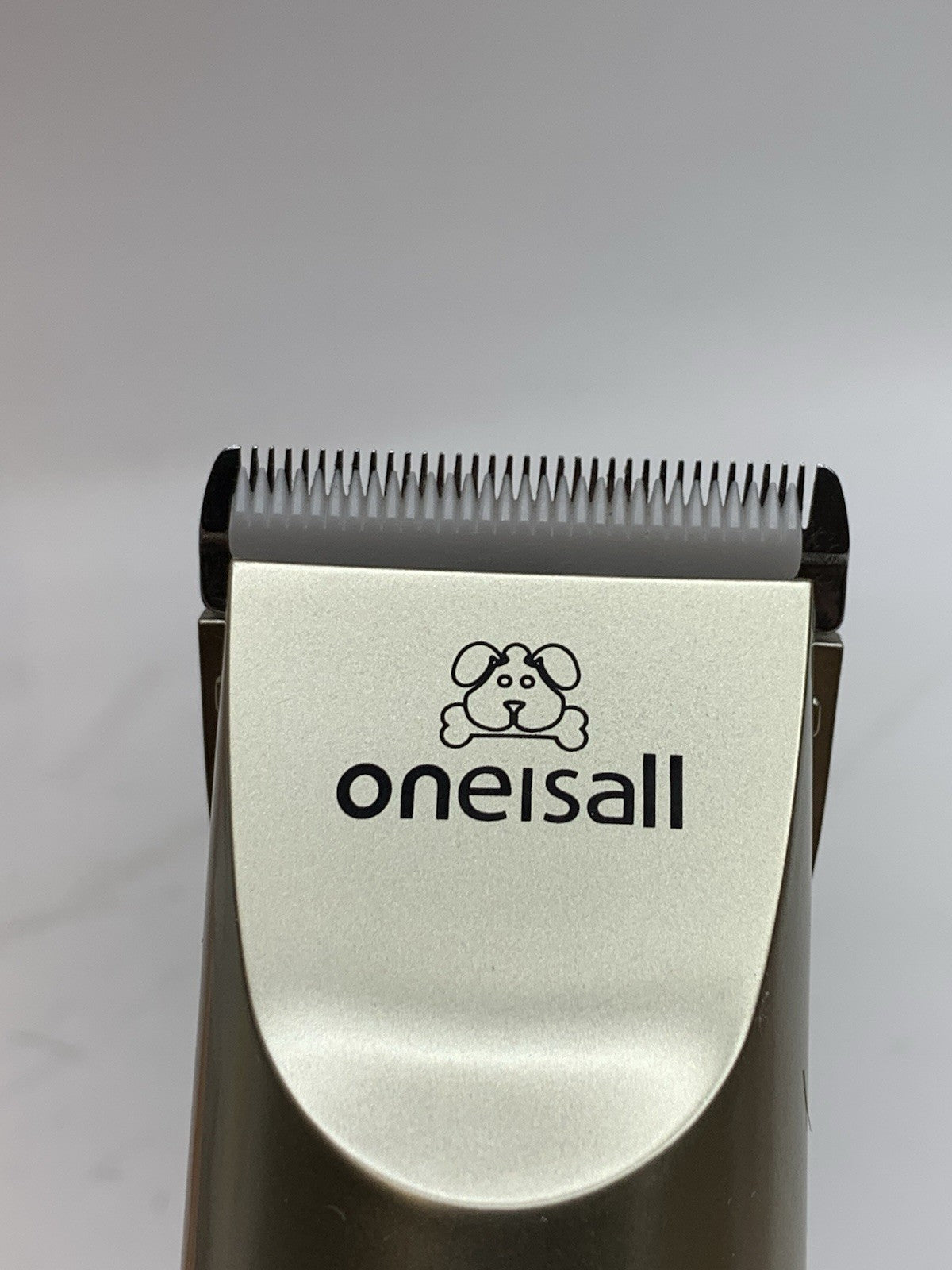 oneisall Dog Clippers Low Noise, 2-Speed Quiet Dog Grooming Kit Rechargeable